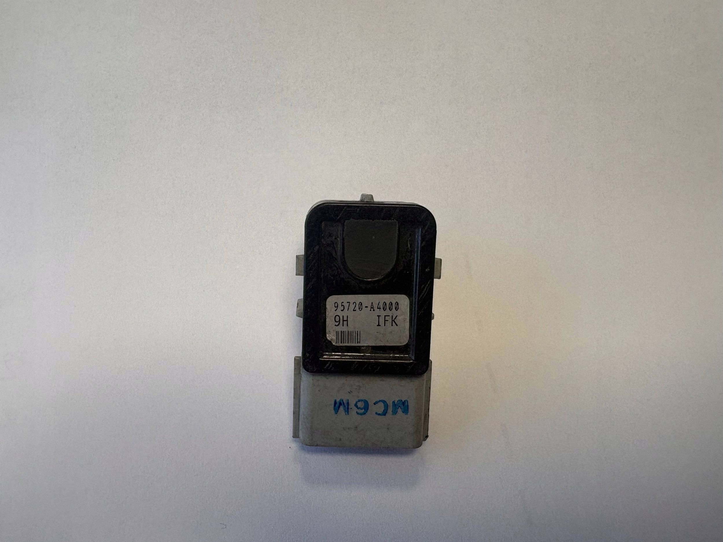 Sensor PDC KIA CARENS IV 95720-A4000 2013