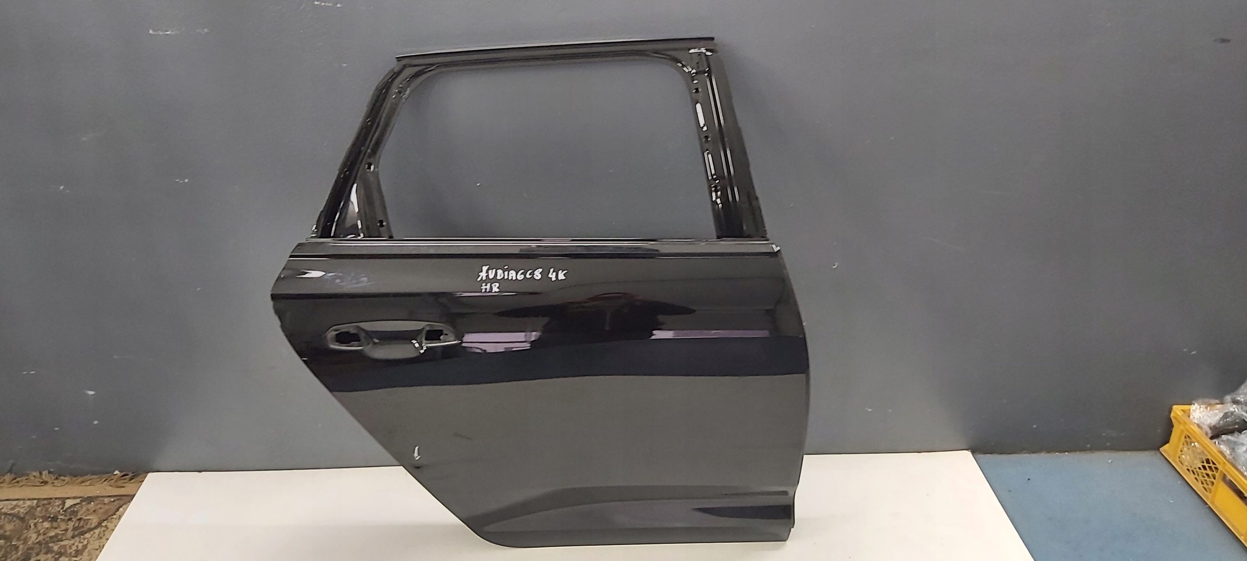 Drzwi prawe tylne tył prawy LY9T A6C8 A6 C8