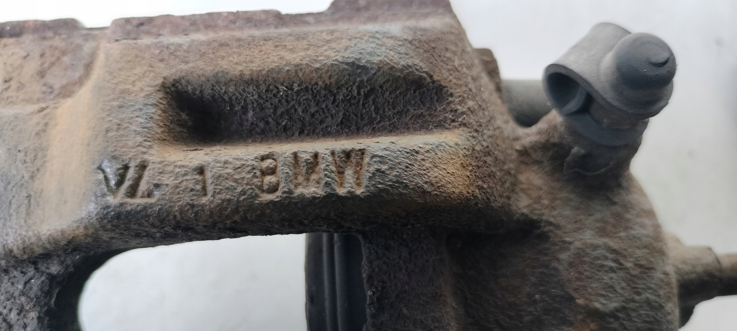 BMW E90 caliper brake right rear part