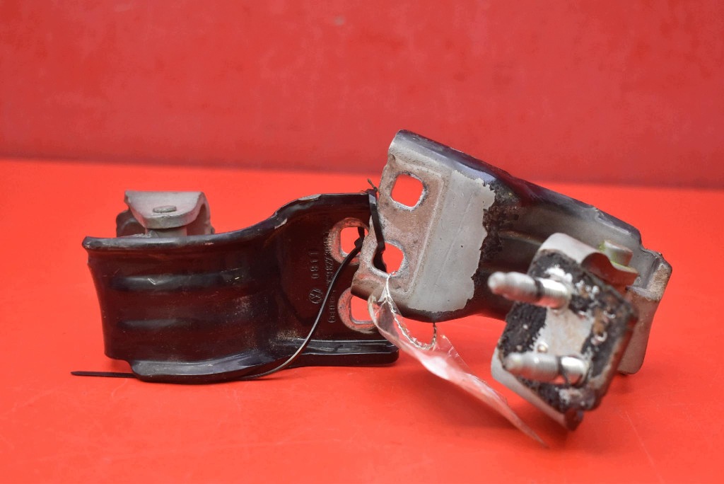 hinge hinges bonnet rear part boot 3C9827301D 3C9827302D VW PASSAT B7 KOMBI
