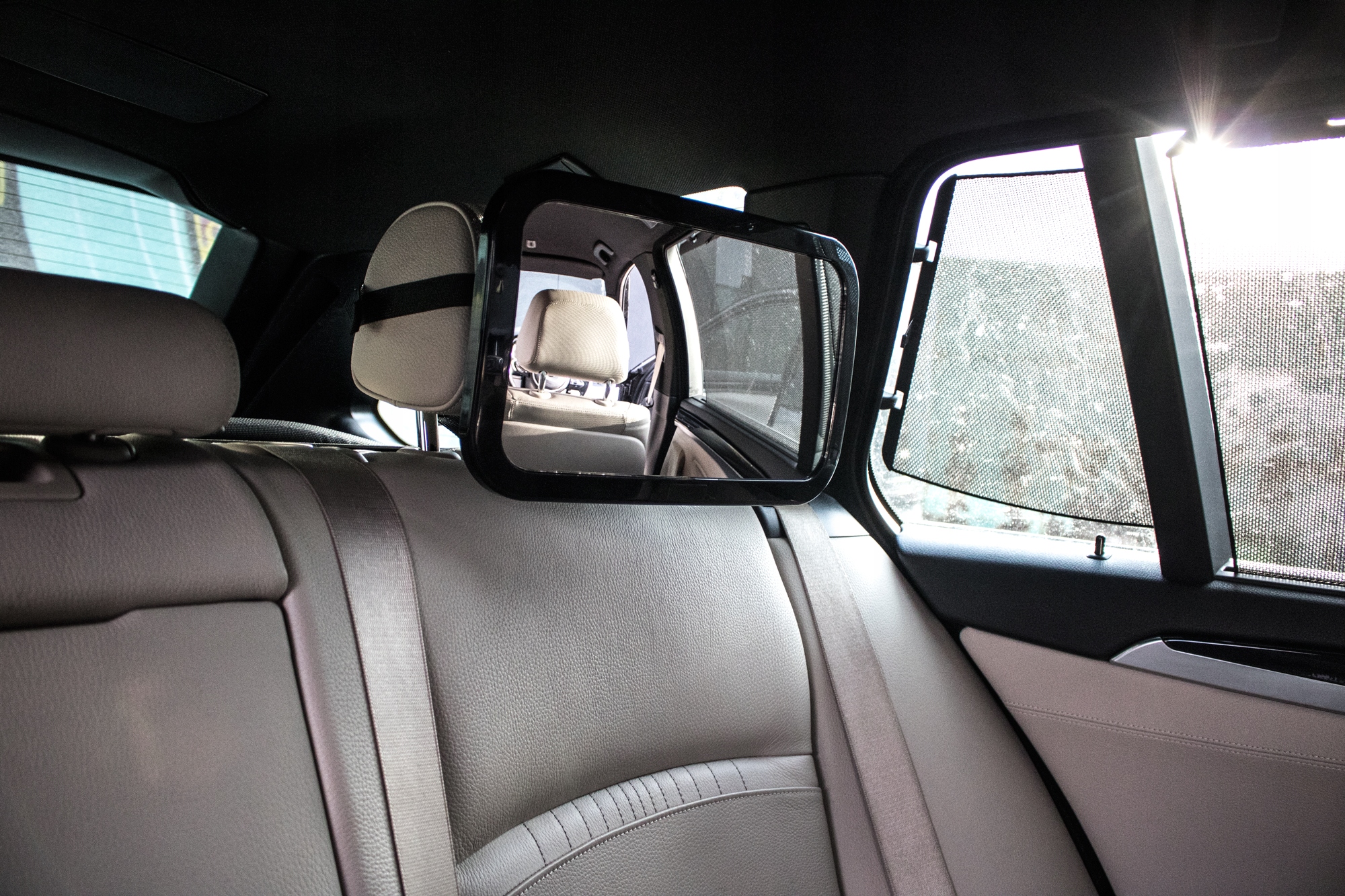 DUŻE LUSTERKO DO OBSERWACJI DZIECKA W SAMOCHODZIE AUCIE W PODRÓŻY 360 Kolor dominujący czarny