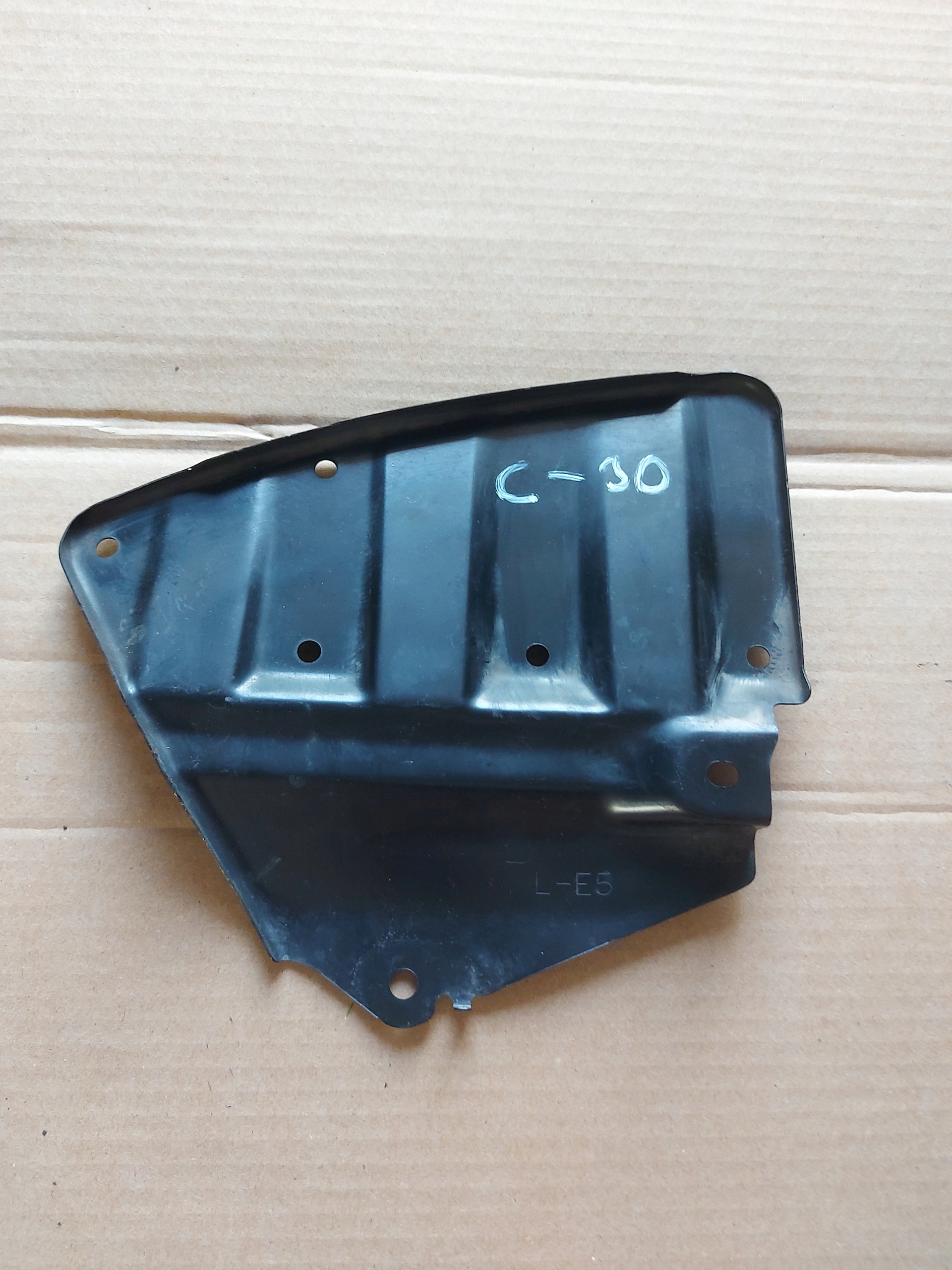 Halter Stütze Blech VOLVO C30 1.6 Diesel