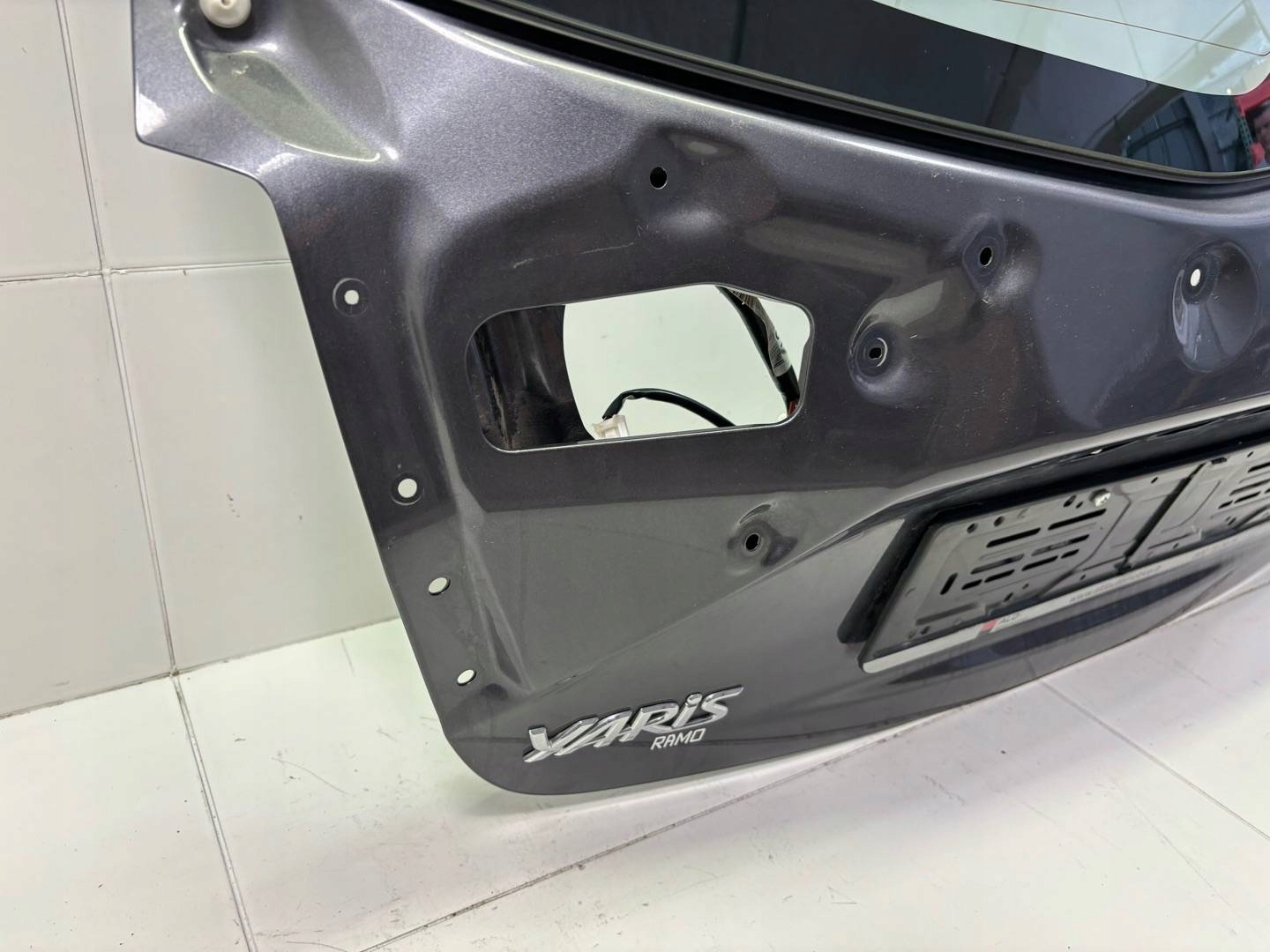 rear trunk door boot Toyota Yaris XP130 2nd facelift 2018