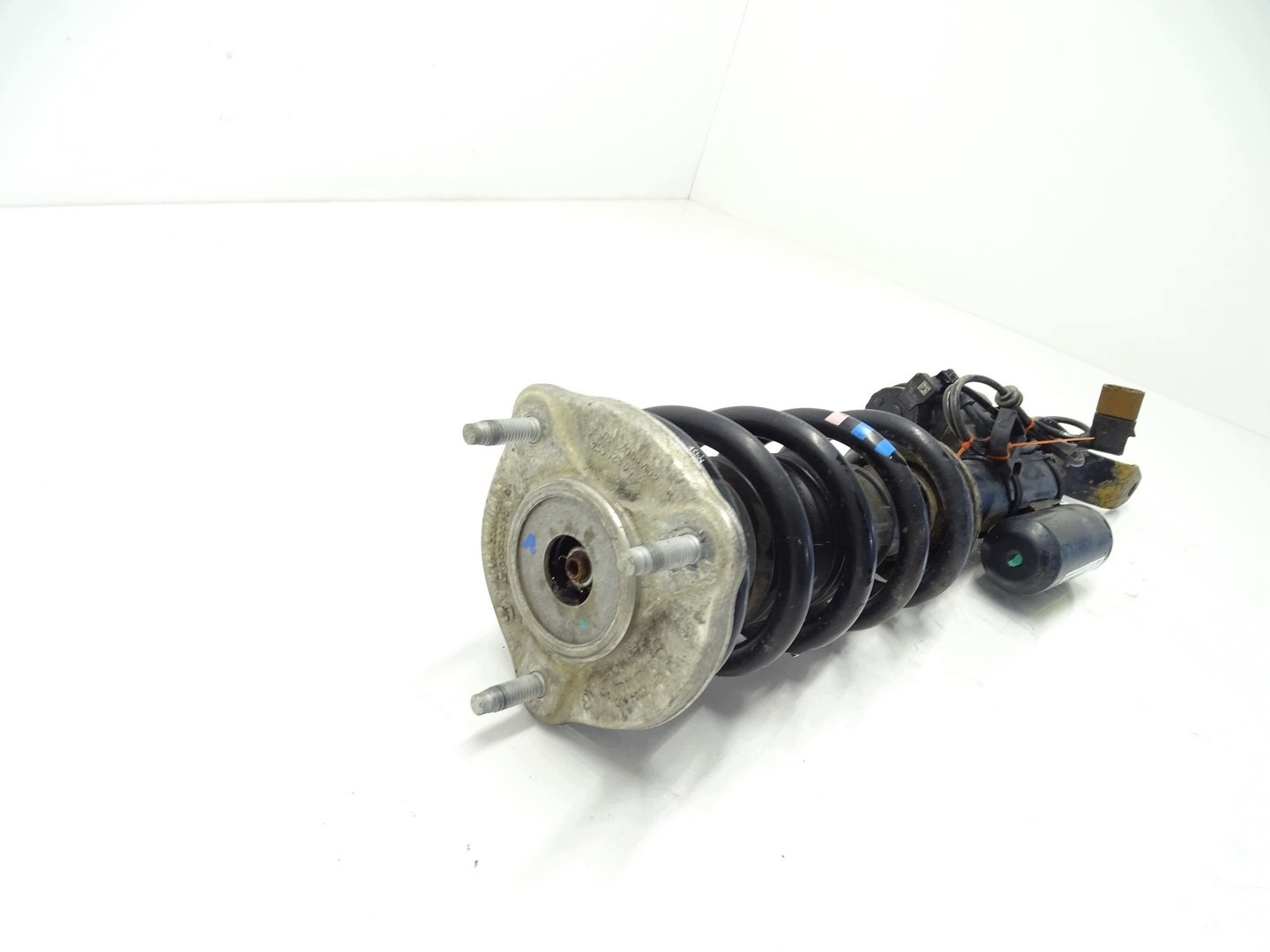 shock absorber right front front MERCEDES C-KLASA W205 AMG C43 A2053205600