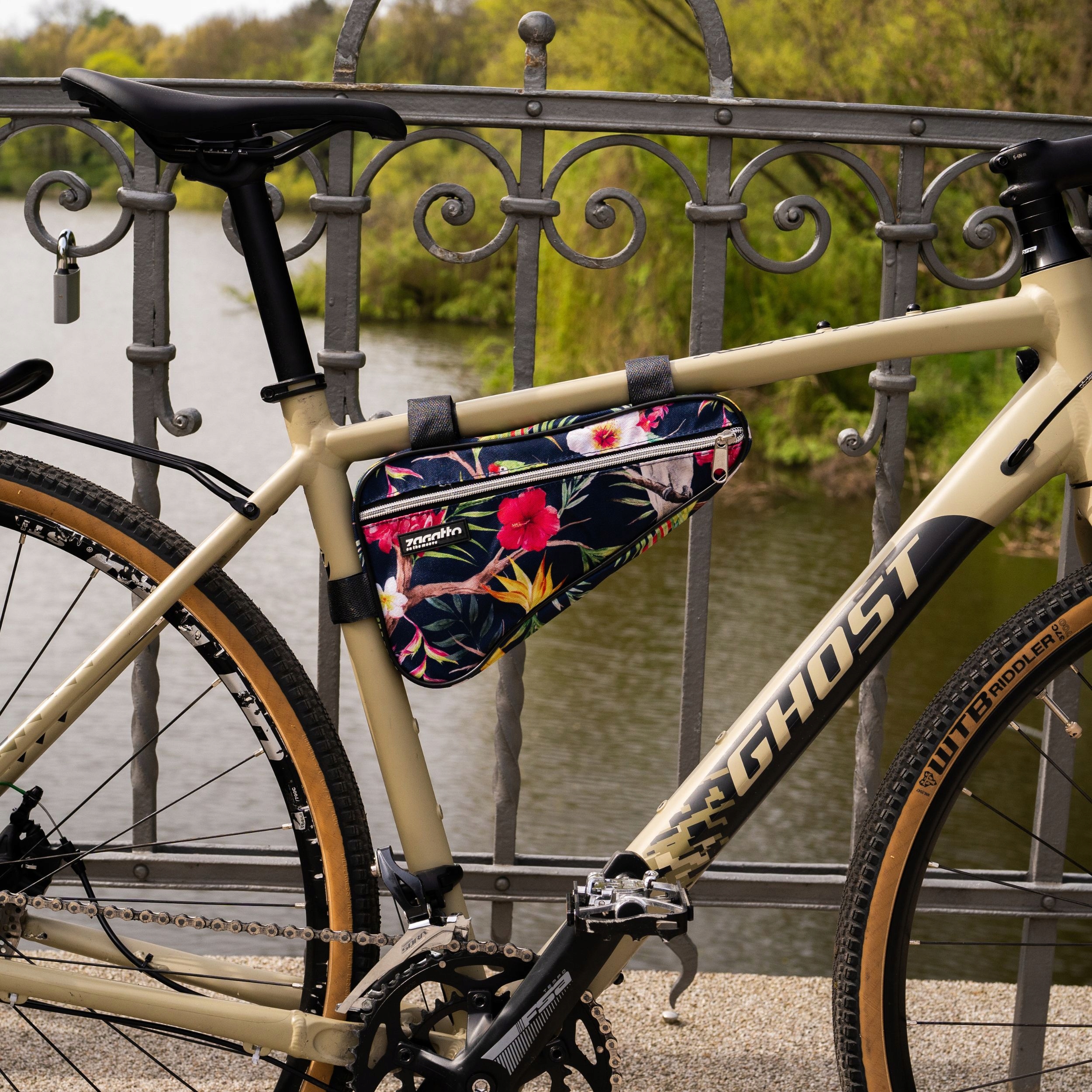 Sakwa rowerowa pod ramę damska torba rowerowa kolorowa wodoodporna ZAGATTO Rodzaj uniwersalna