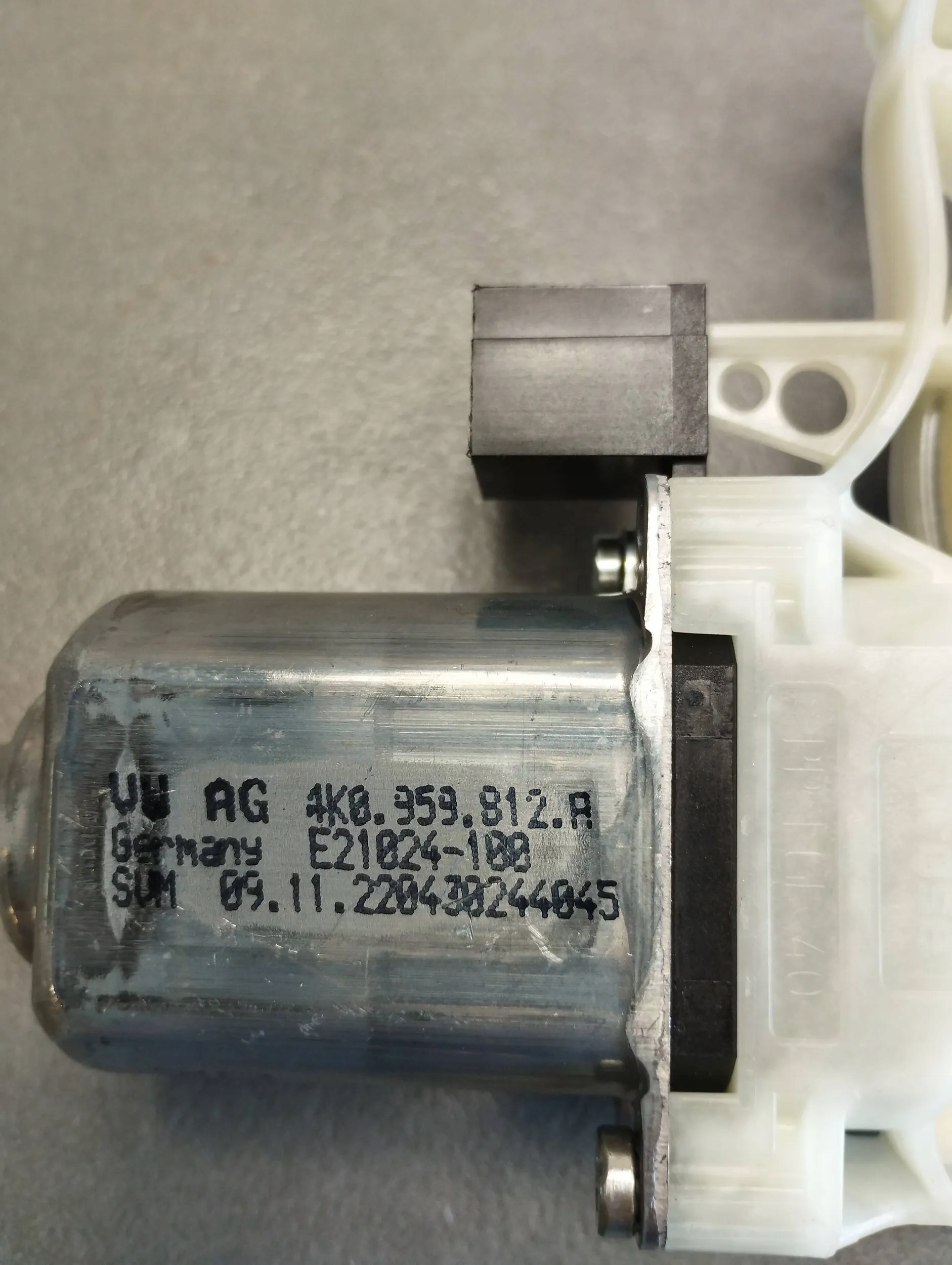 Audi Q4 e-tron Motor Fenster 4K0959812A