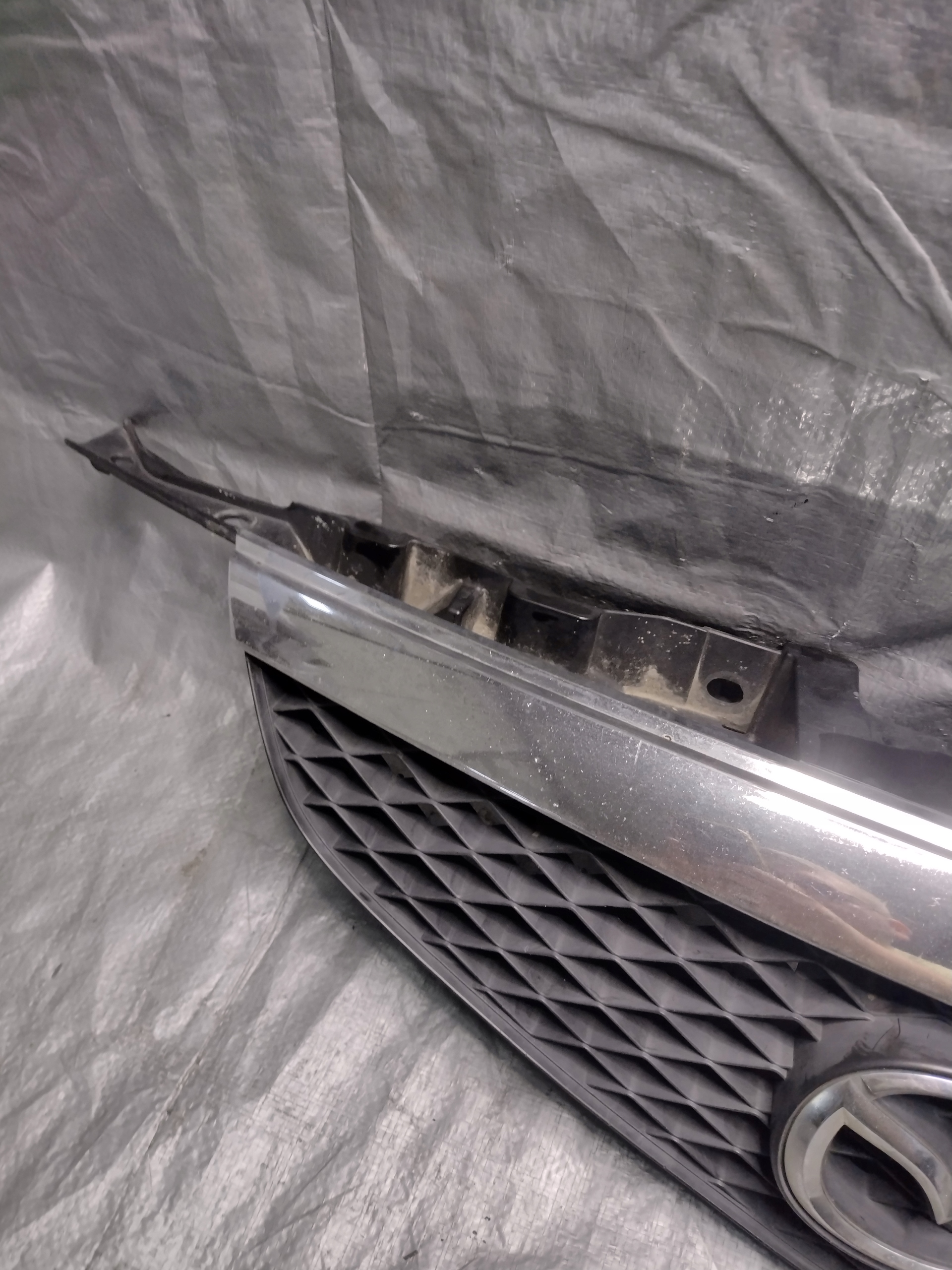 maska, maska Mazda Premacy a před facelift OE C14550712