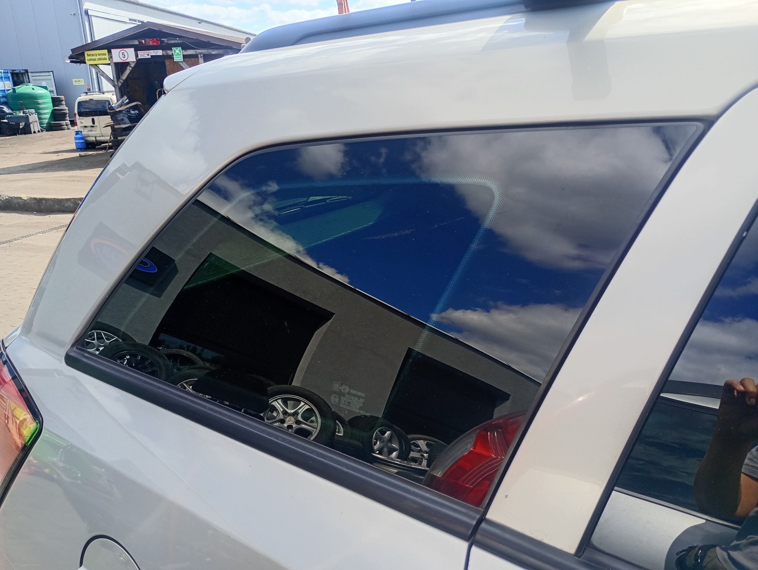 window side bodywork right rear part OPEL ASTRA H 04-10