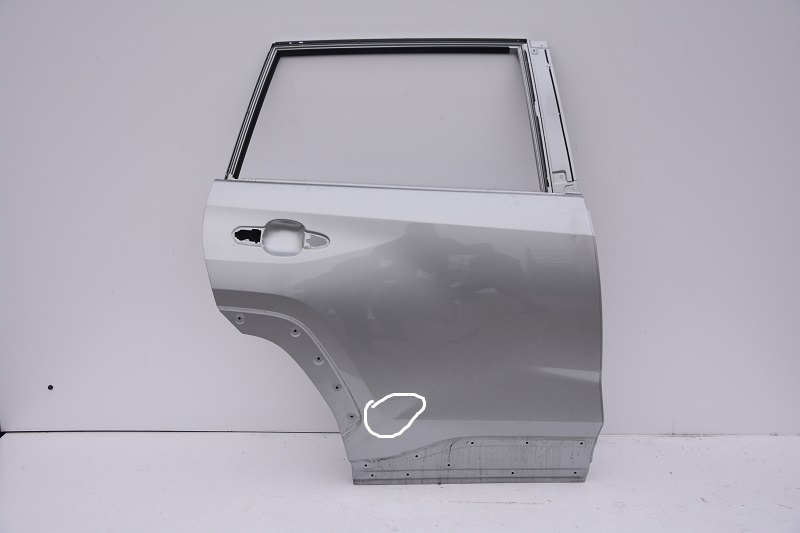 TOYOTA 4 18,19,20 год дверь