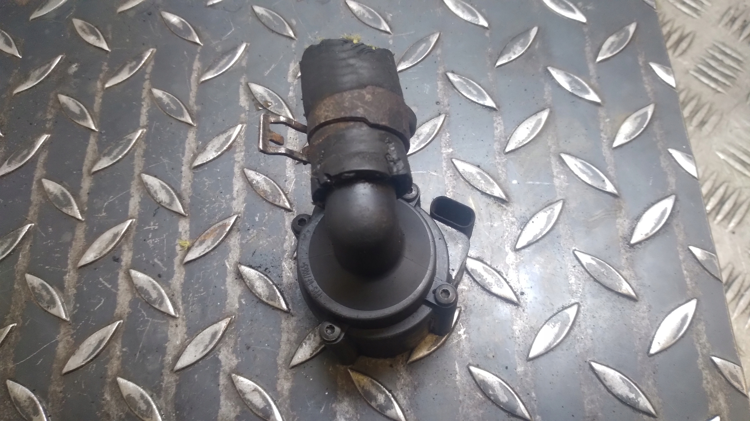 supplementary water pump VOLKSWAGEN PASSAT B6