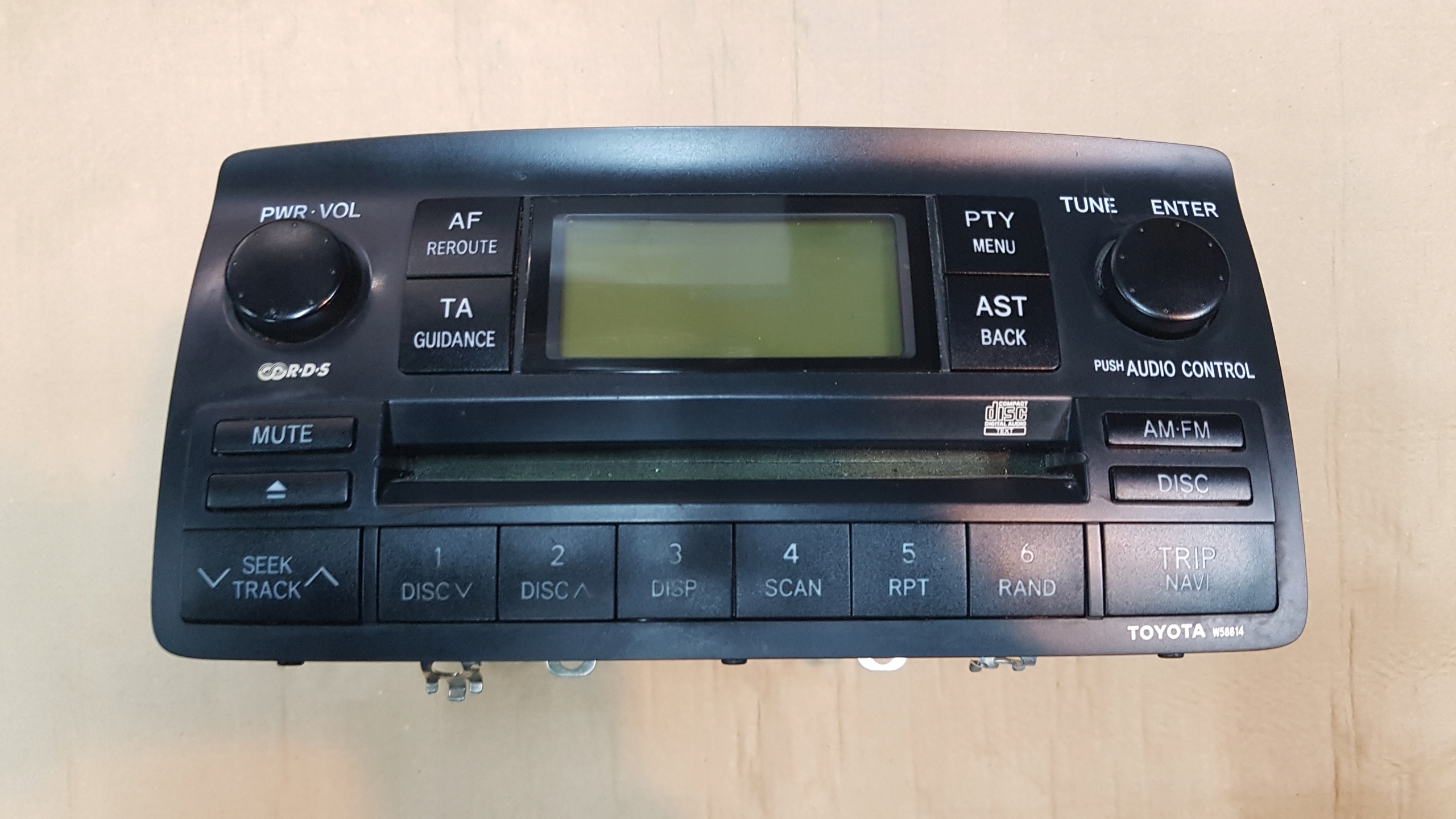 TOYOTA COROLLA E12 04-06 радио CD