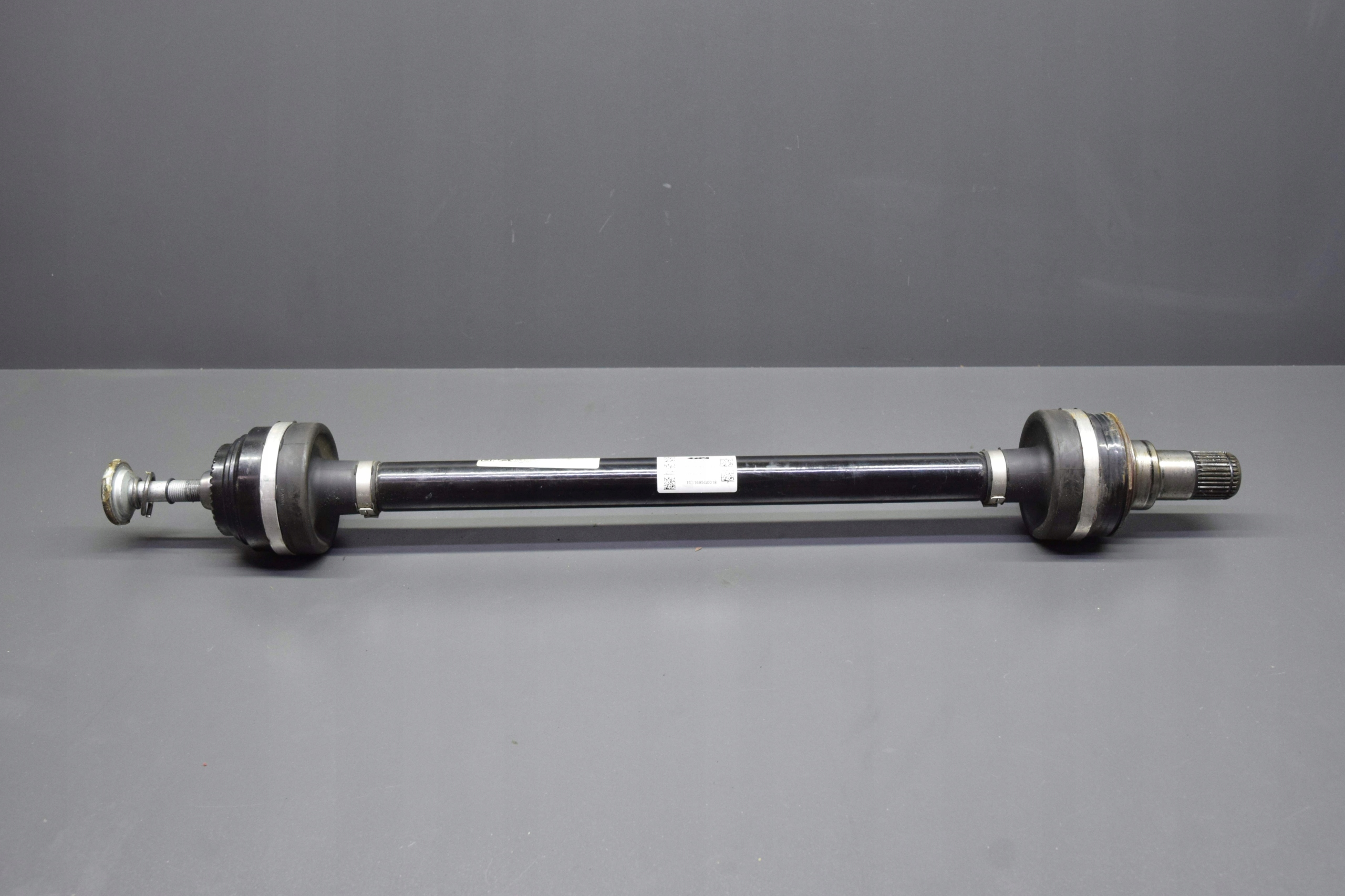 semi-axis left rear part BMW 8 G14 G15 840i 840ix