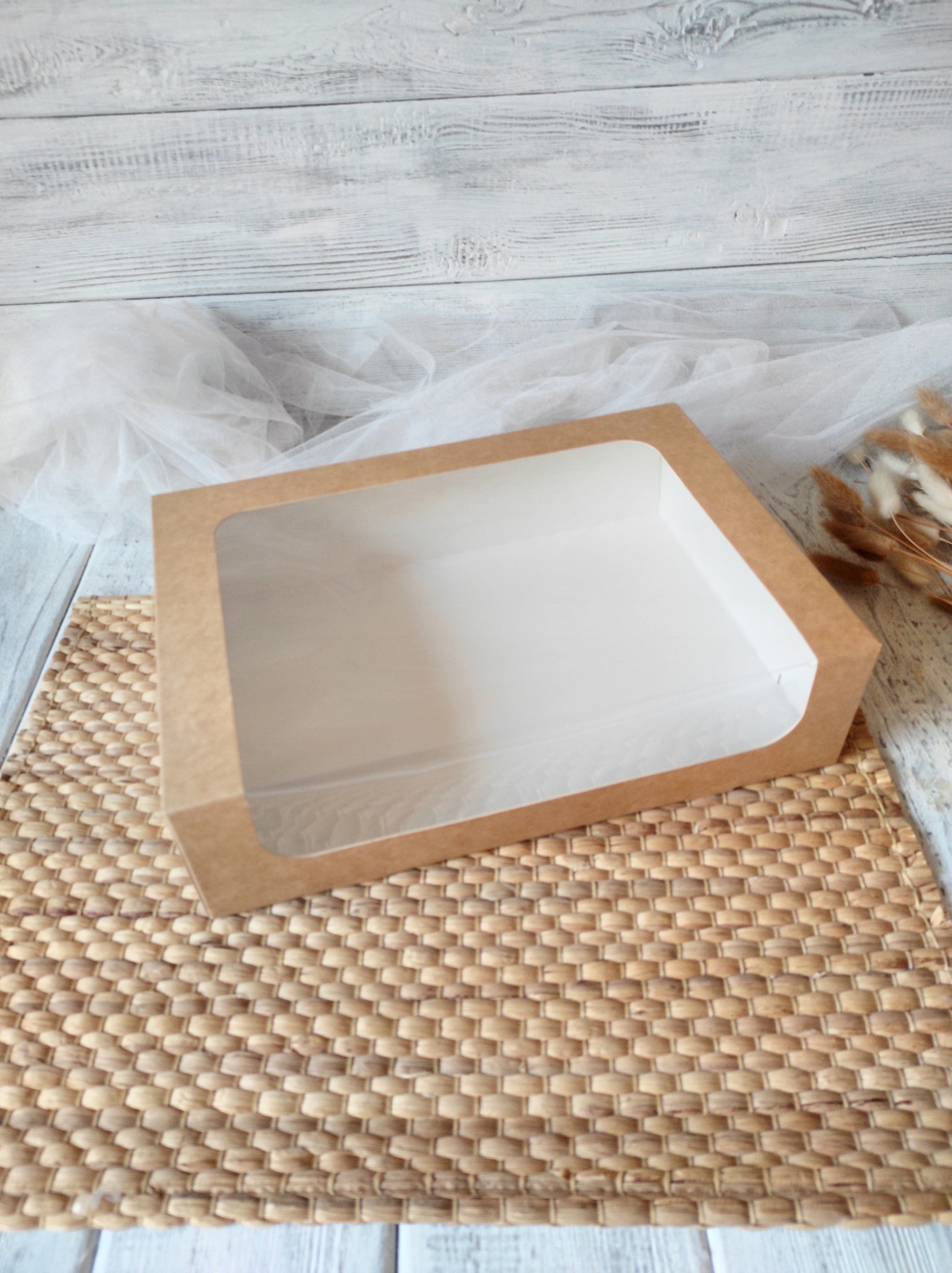 

Pudełko Eko Kraft na słodycze 31x22x8 cm okno