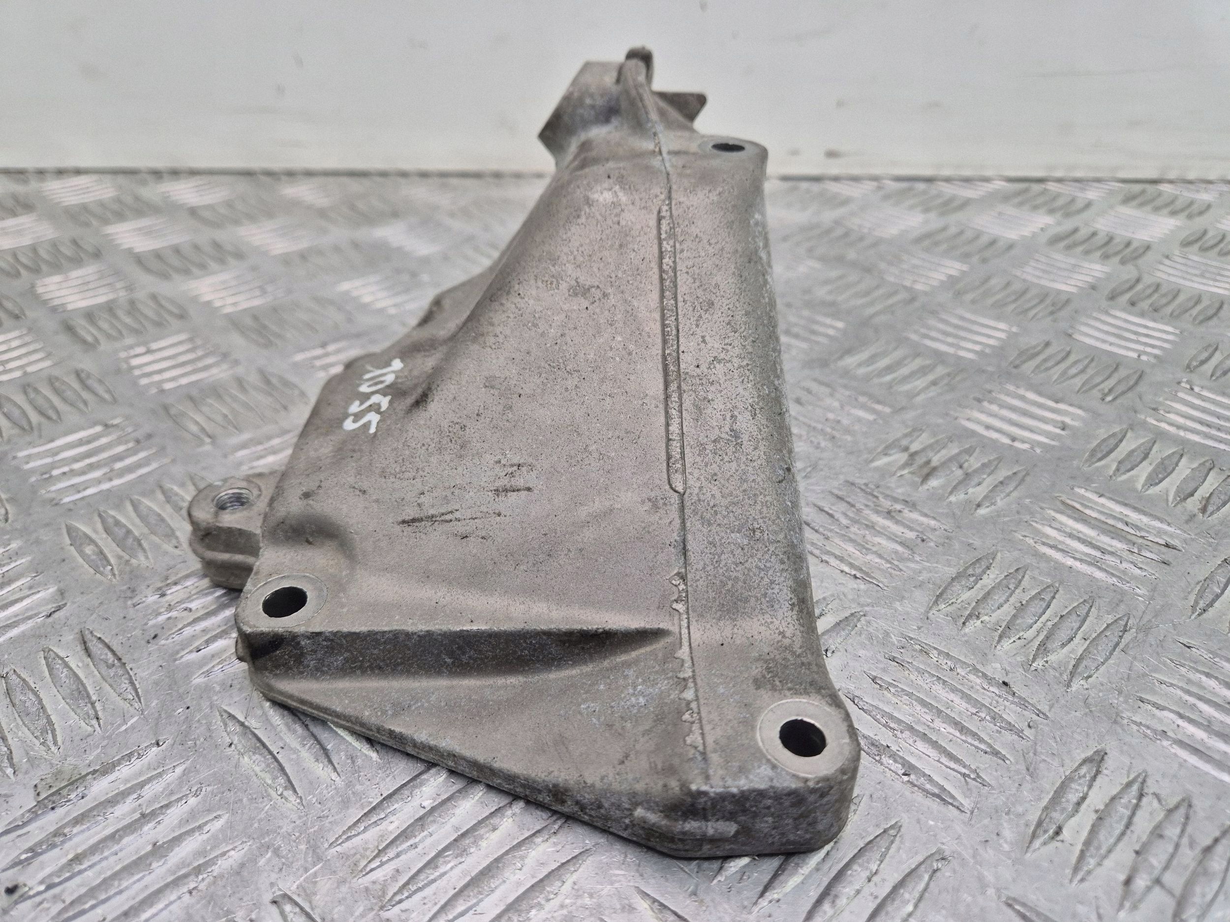 engine mount Mercedes ML350 W164 A2722234204 M272.967