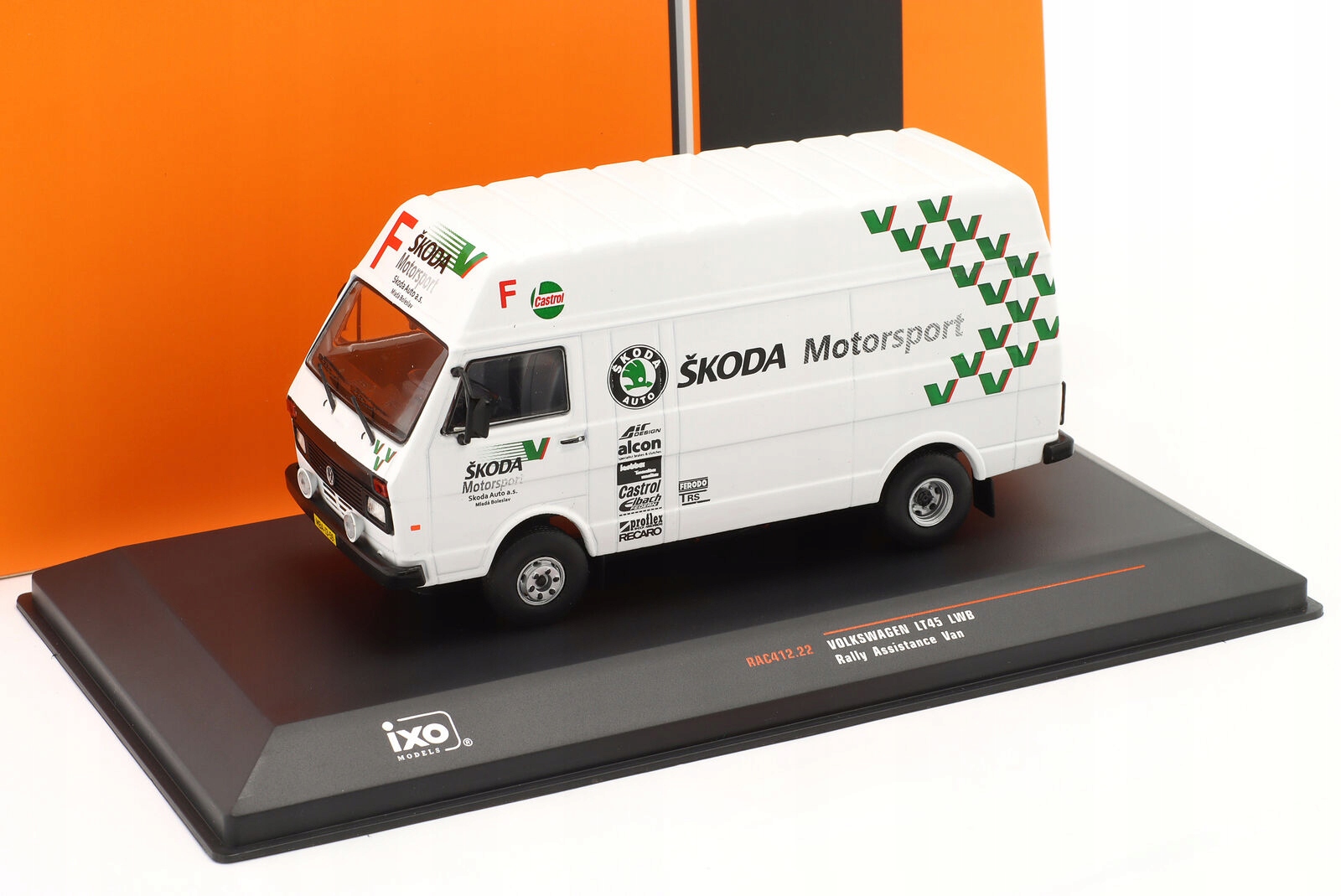 Volkswagen LT45 Škoda Rally Assistance 1/43 ixo