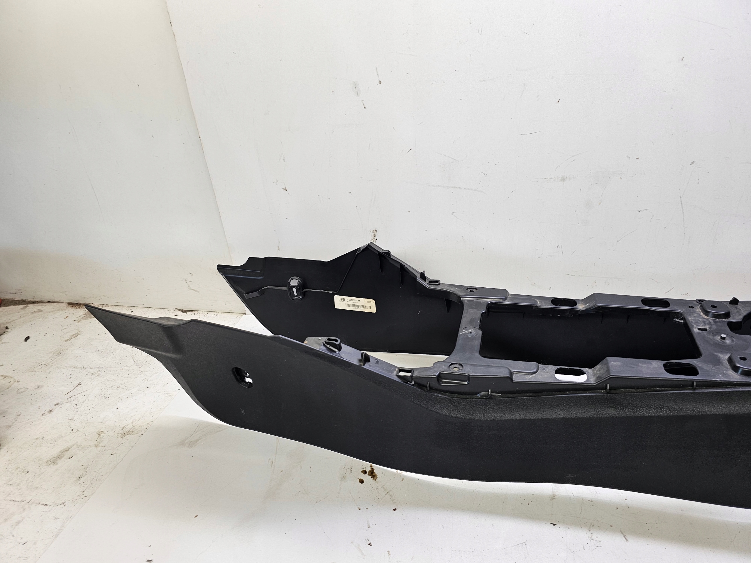 TUNEL MITTE AUDI Q3 F3 83A 83B863241