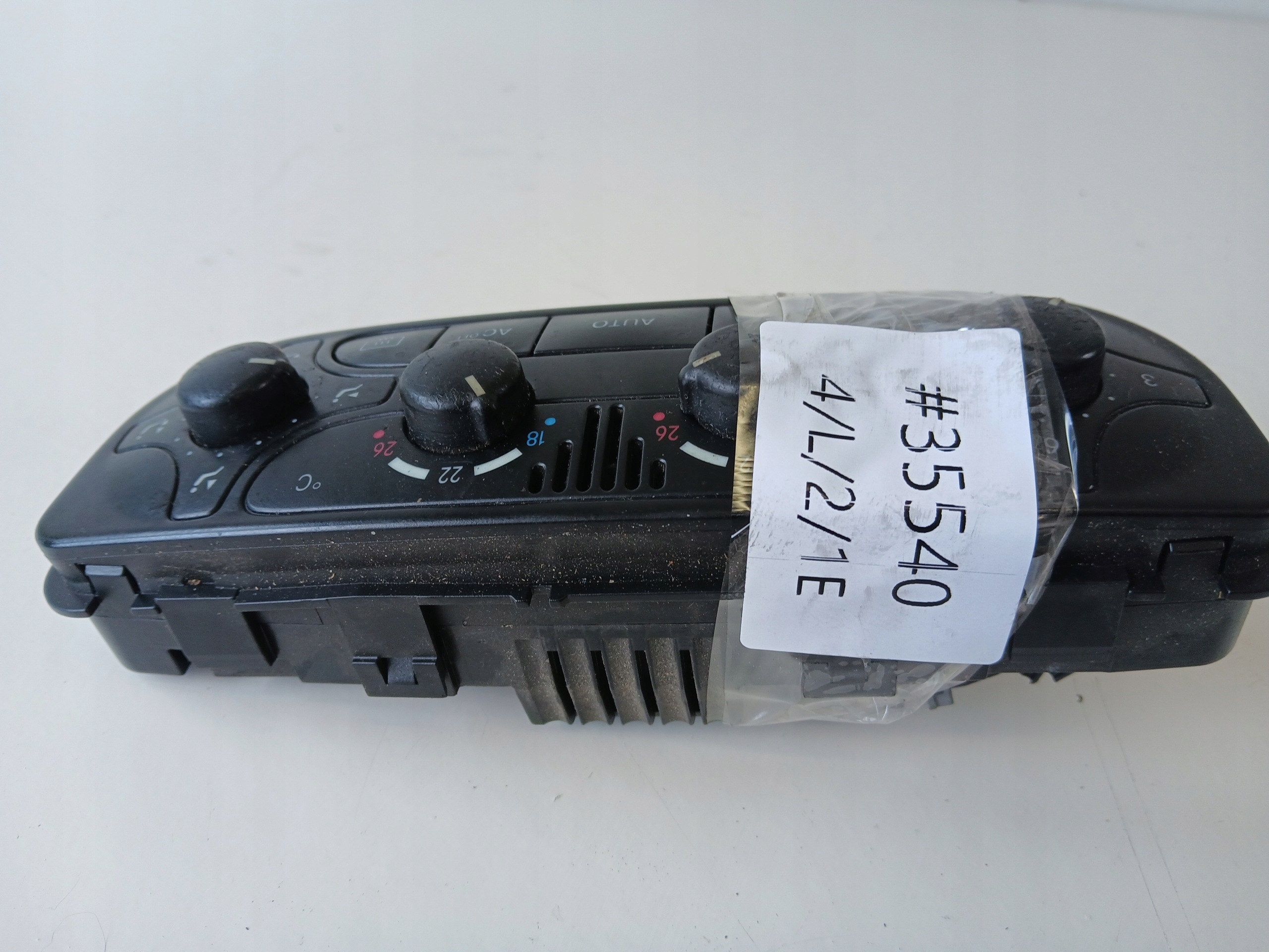 MERCEDES W209 W203 Unite commande clima Bouches buses A2098300085