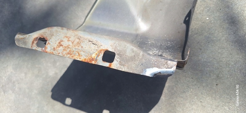 fender FORD MONDEO MK4 left front lak. LA