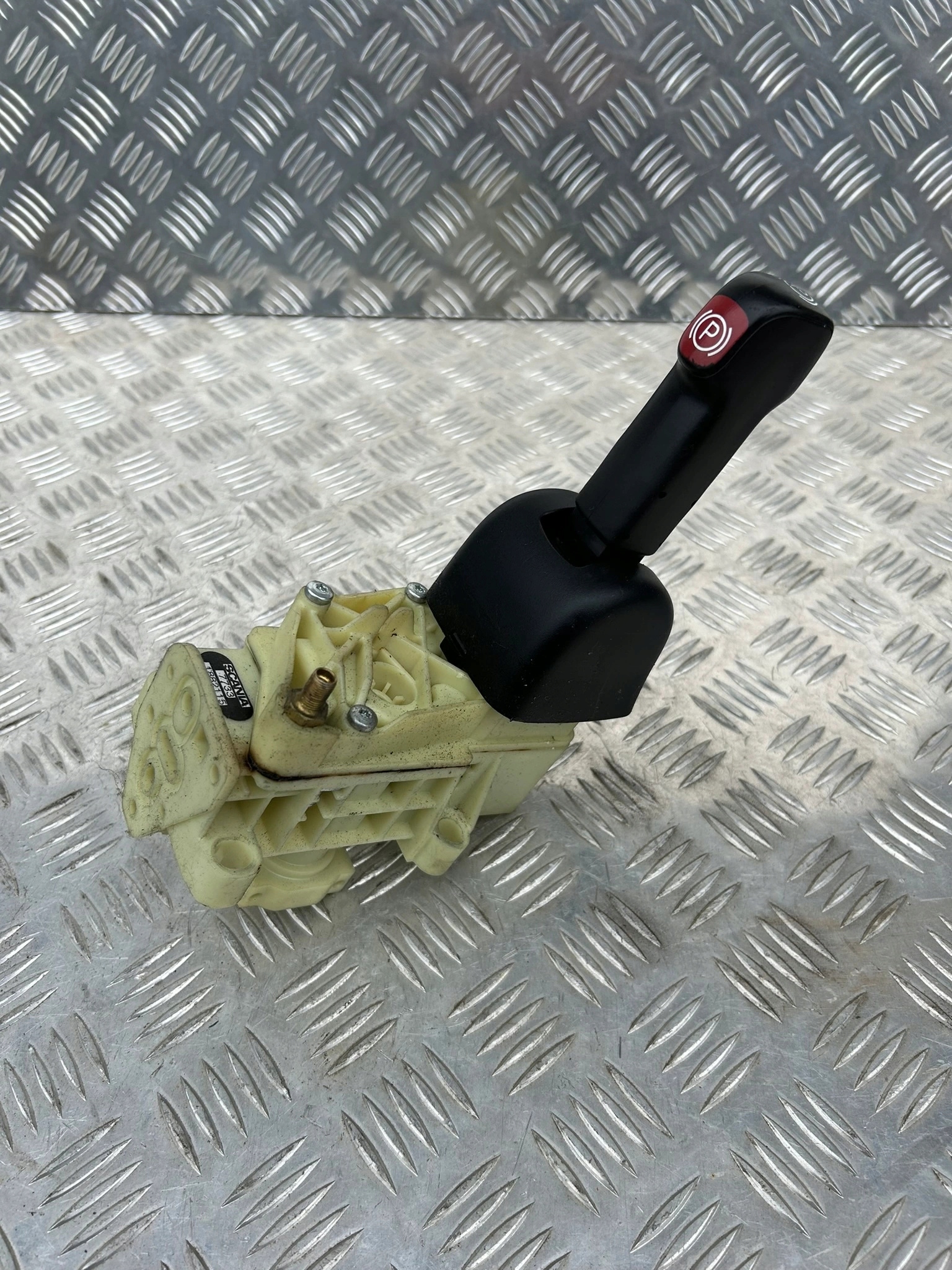 MANETKA HAMULCA RĘCZNEGO SCANIA R Producent części Scania OE