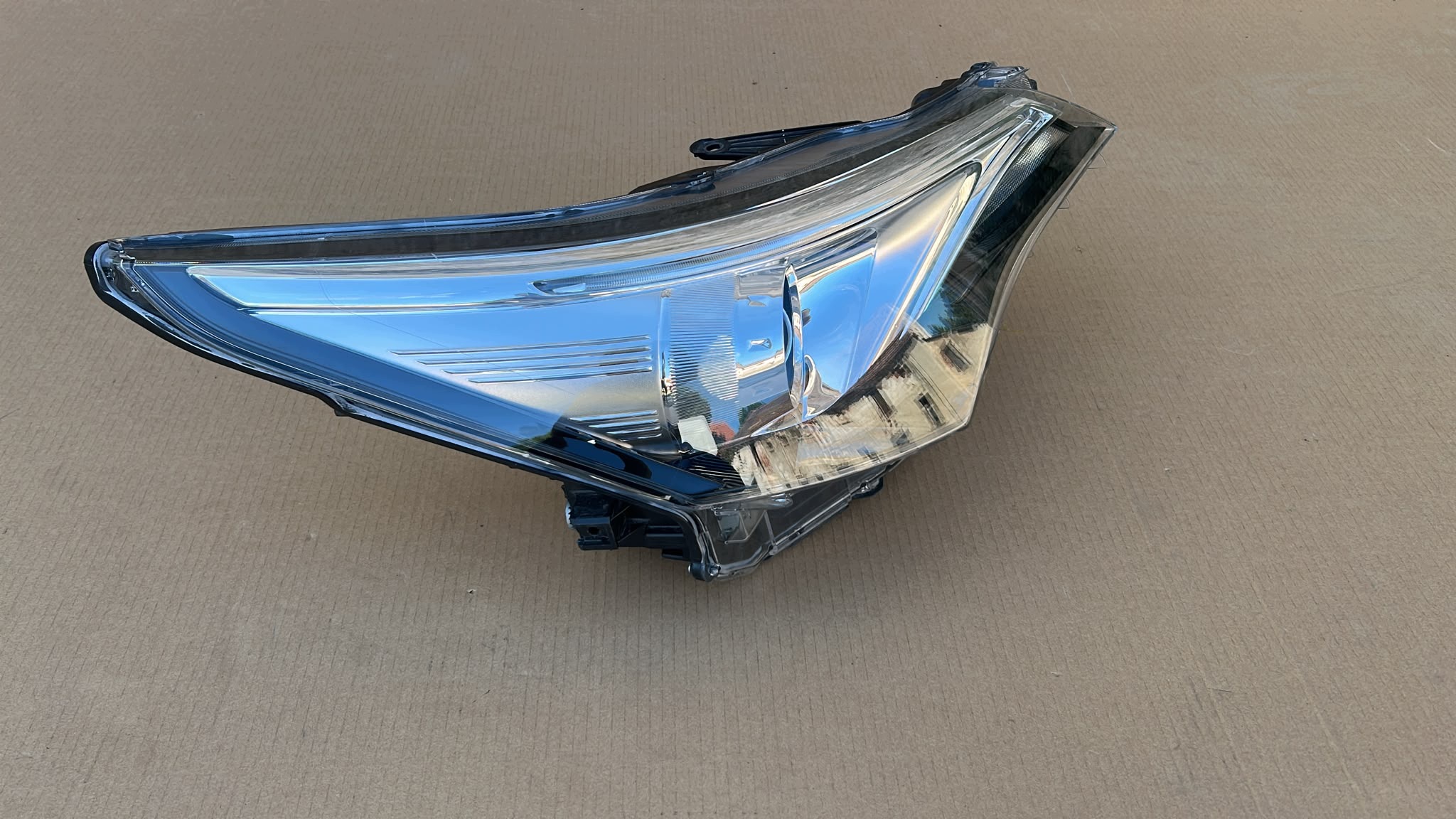 REFLEKTOR light right right front front TOYOTA AVENSIS T27 15