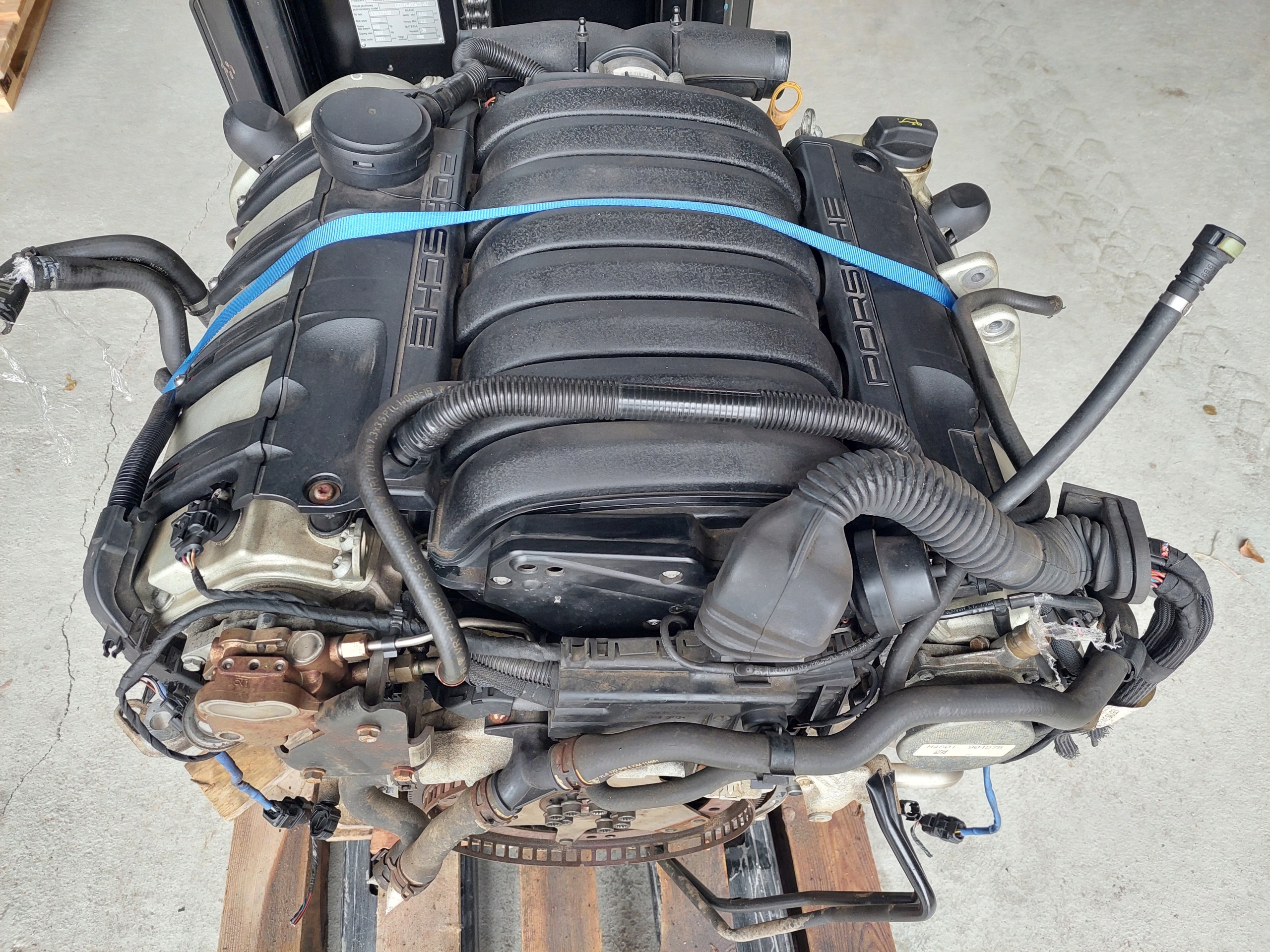 engine complete M48 M 48.01 PORSCHE CAYENNE and 7L LIFT 4.8 V8