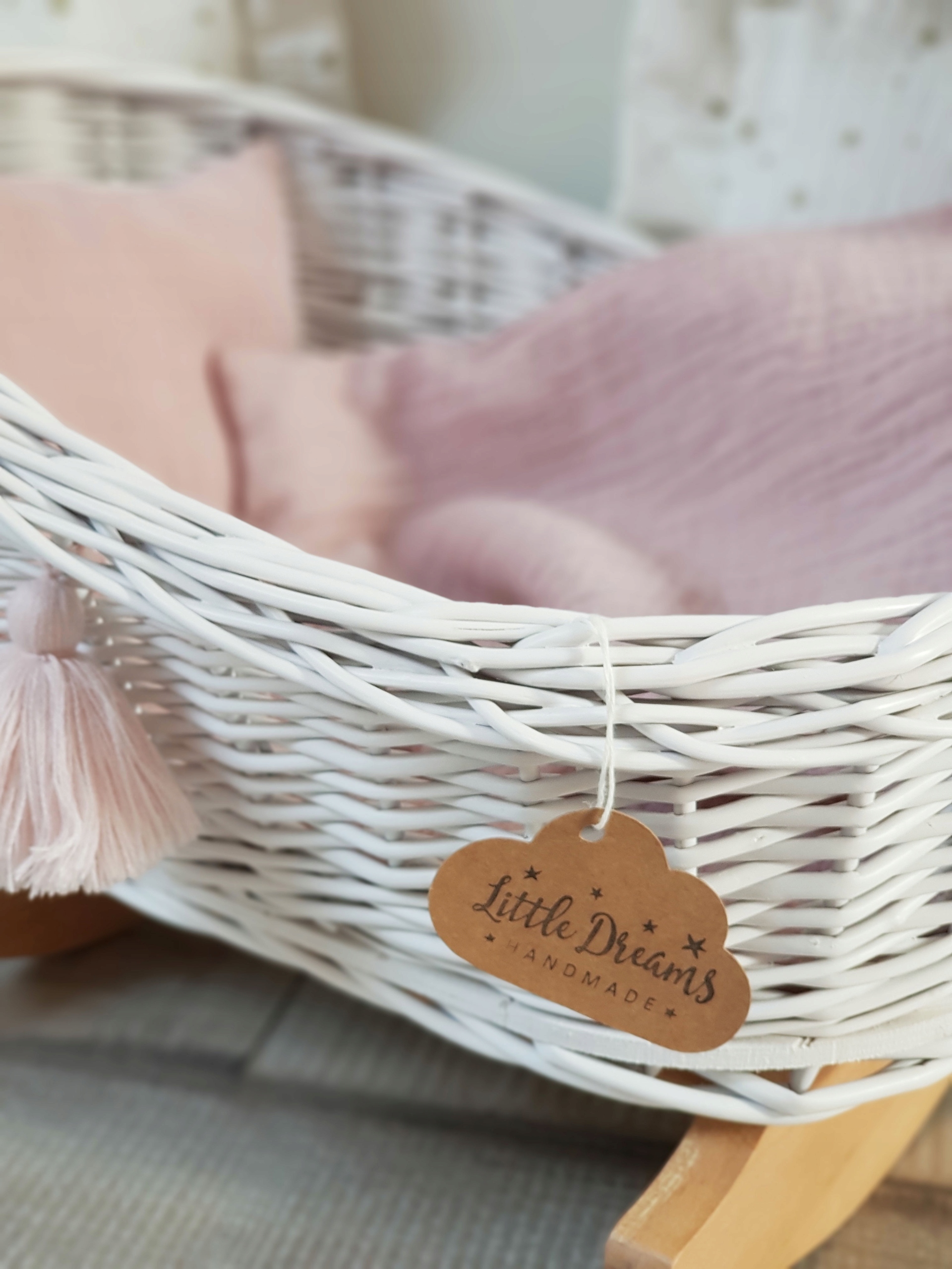 KOŁYSKA WIKLINOWA ŁÓŻECZKO DLA LALEK BIAŁY POŚCIEL Marka inna