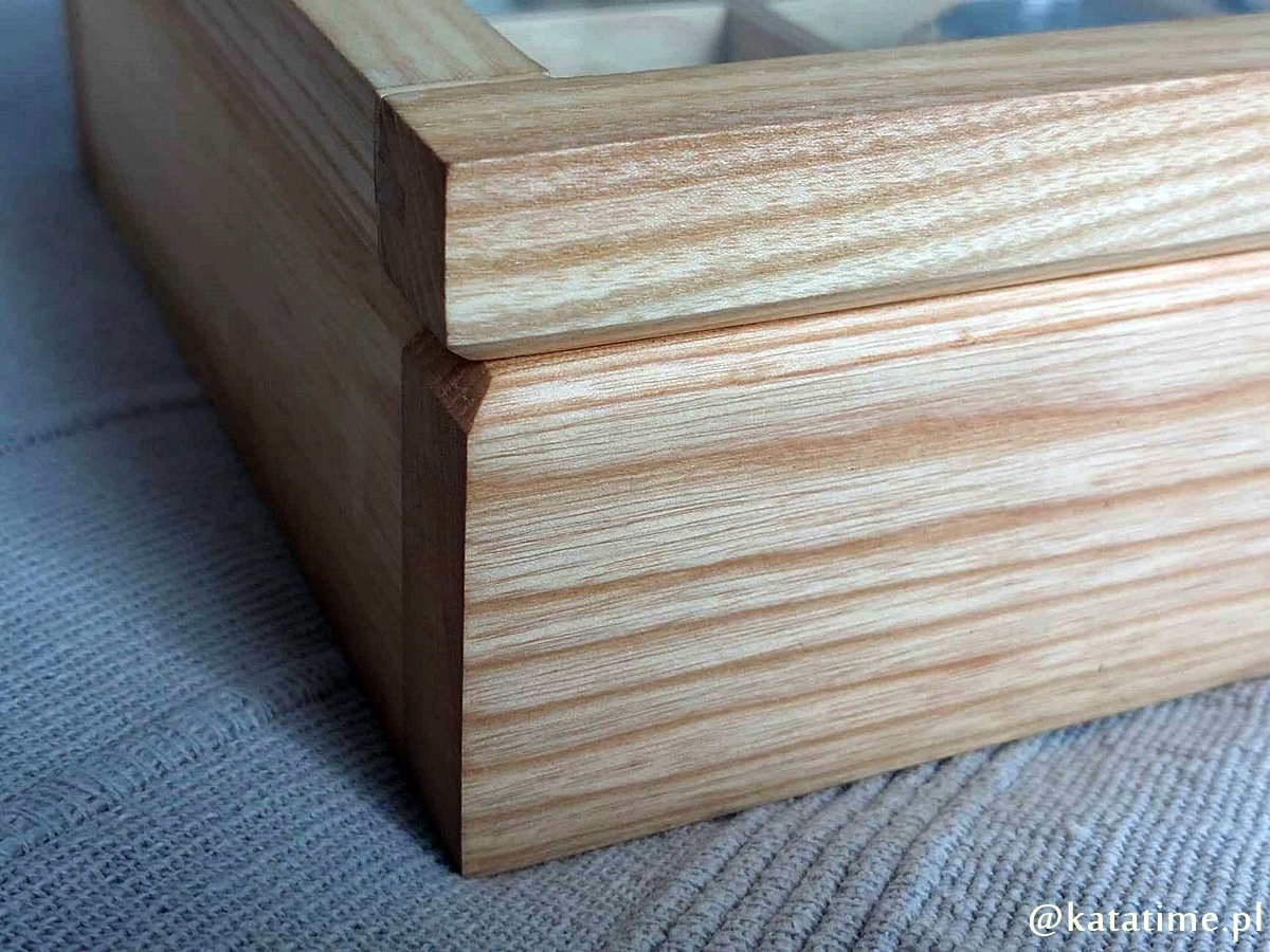 SKRZYNECZKA KASETKA PUDEŁKO BOX NA 8 ZEGARKÓW DREWNIANA ROBIONA RĘCZNIE Kolor beżowy