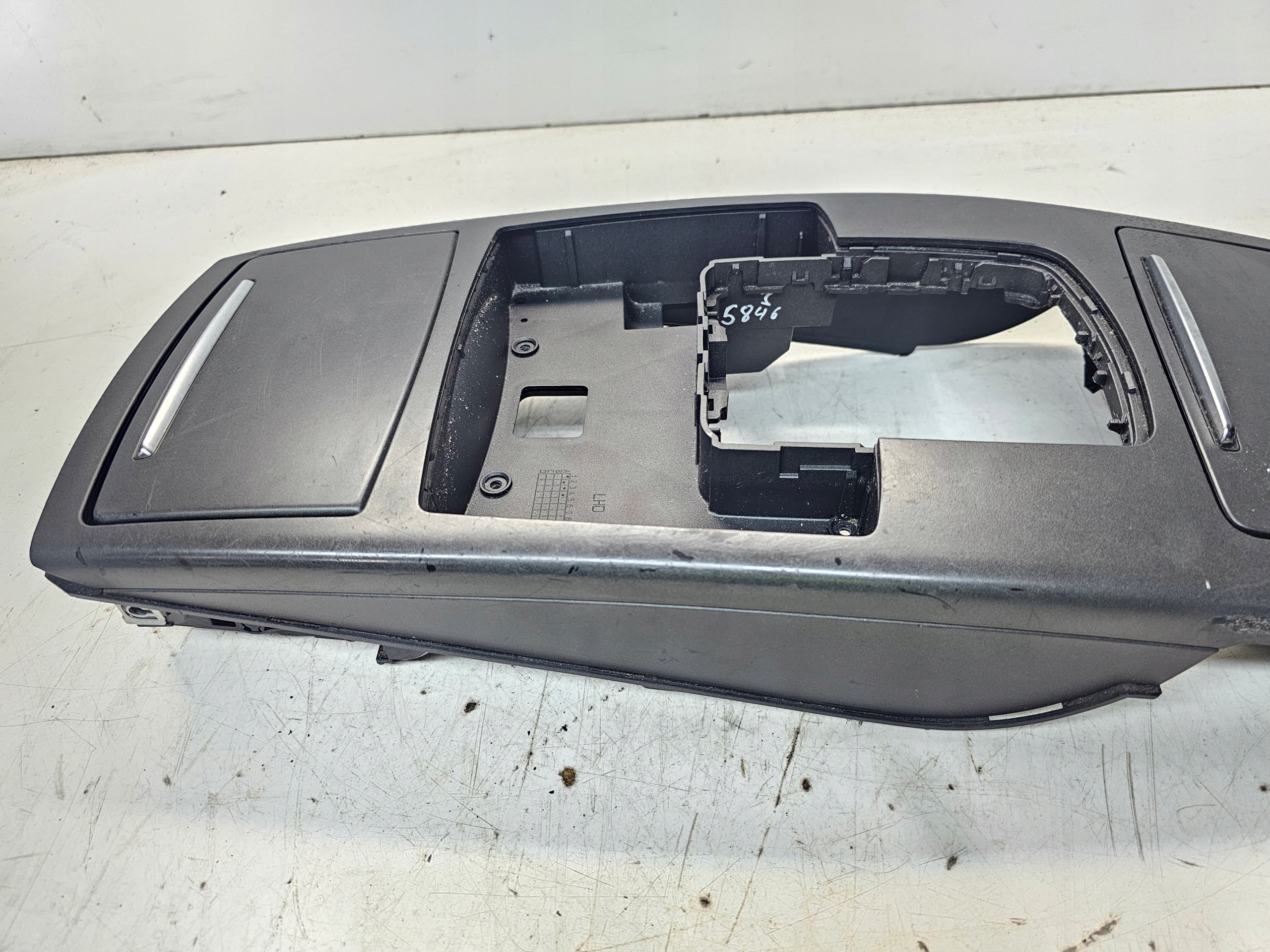 DEKOR TUNELU Obal PANELU MMI AUDI A6 C6 4F1864261H