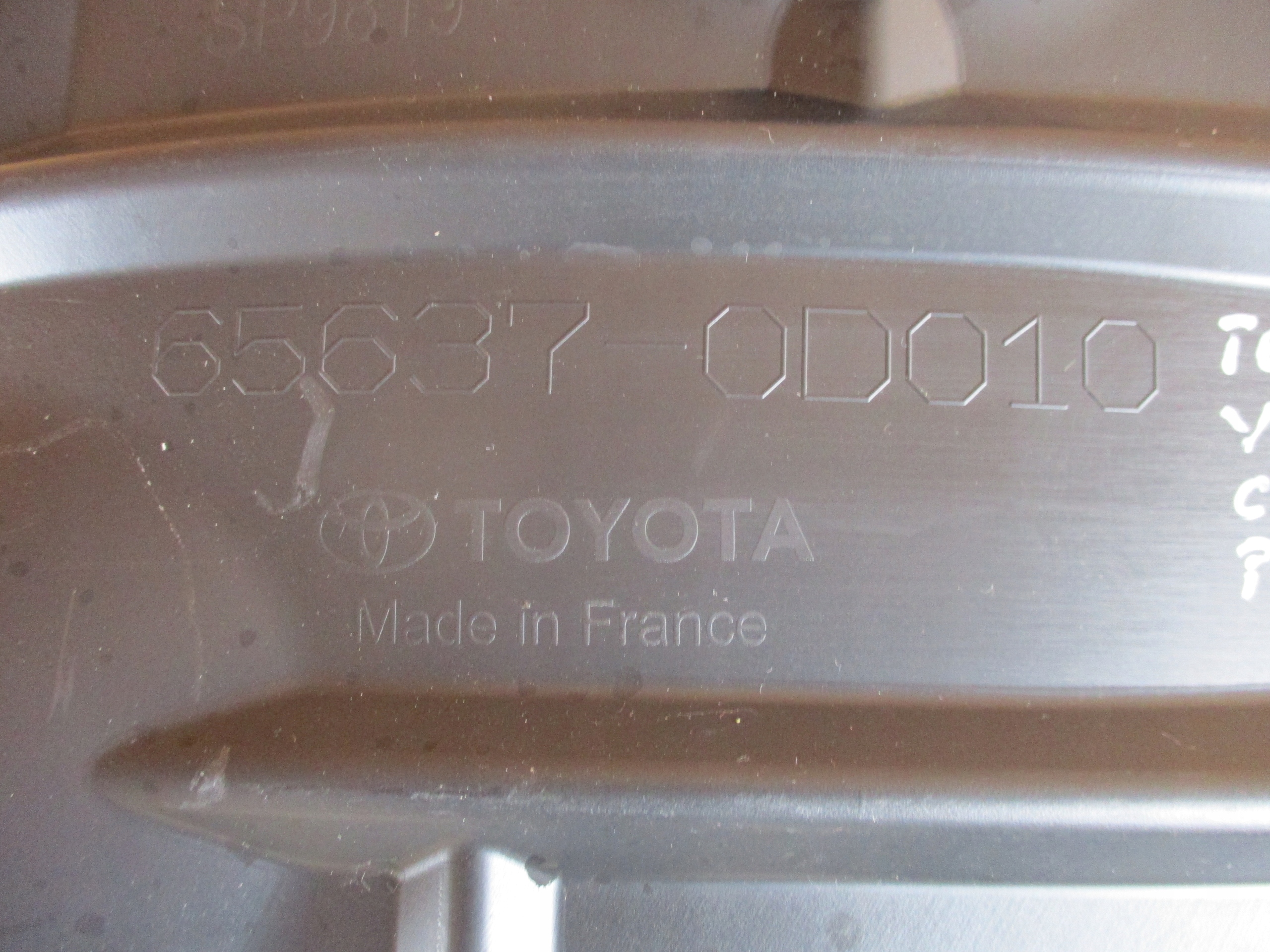 mudguard right rear. TOYOTA YARIS CROSS 20