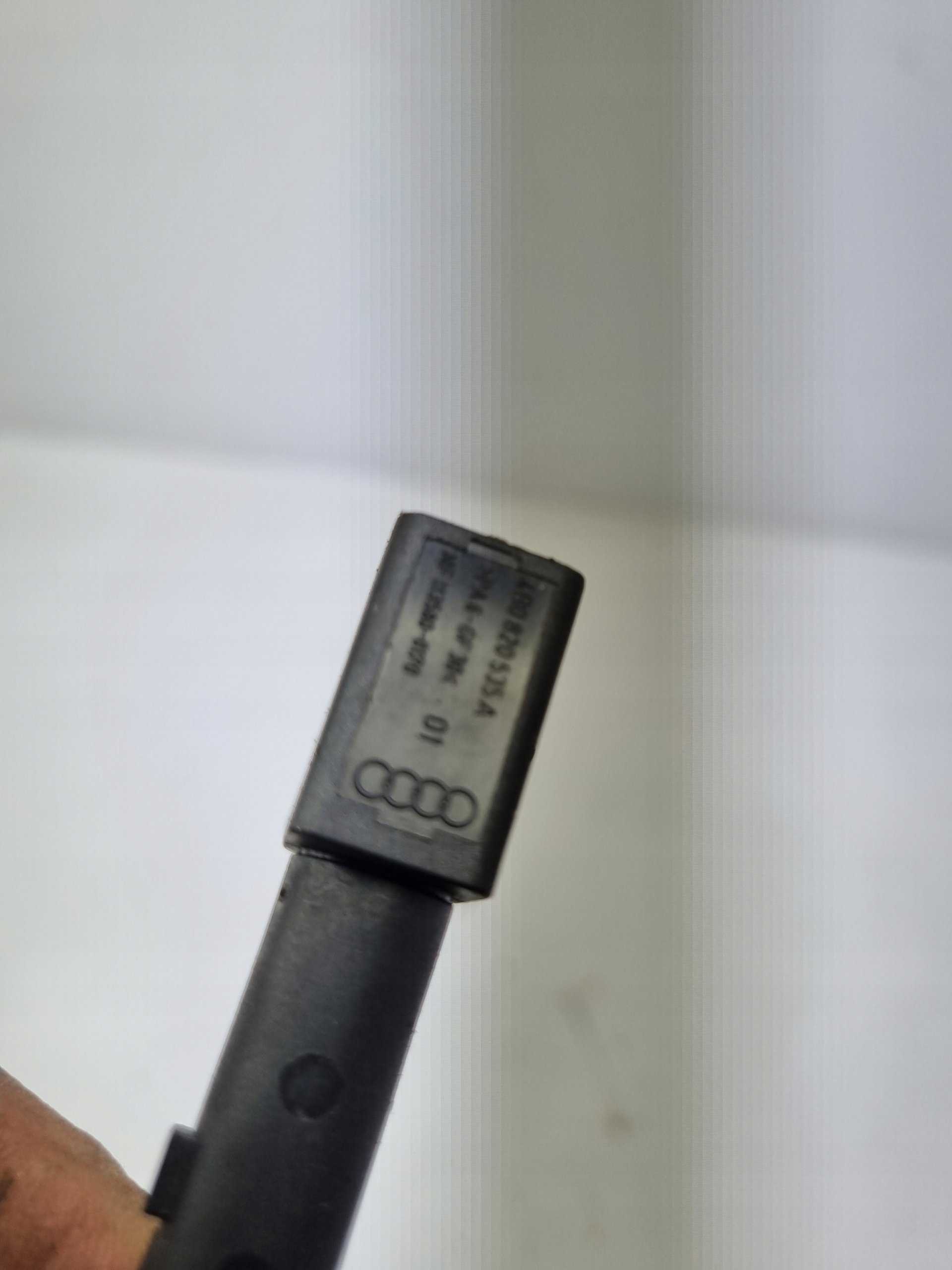 CZUJNIK TEMPERATURY AUDI A6 C5 4B0820535A Producent części Audi OE
