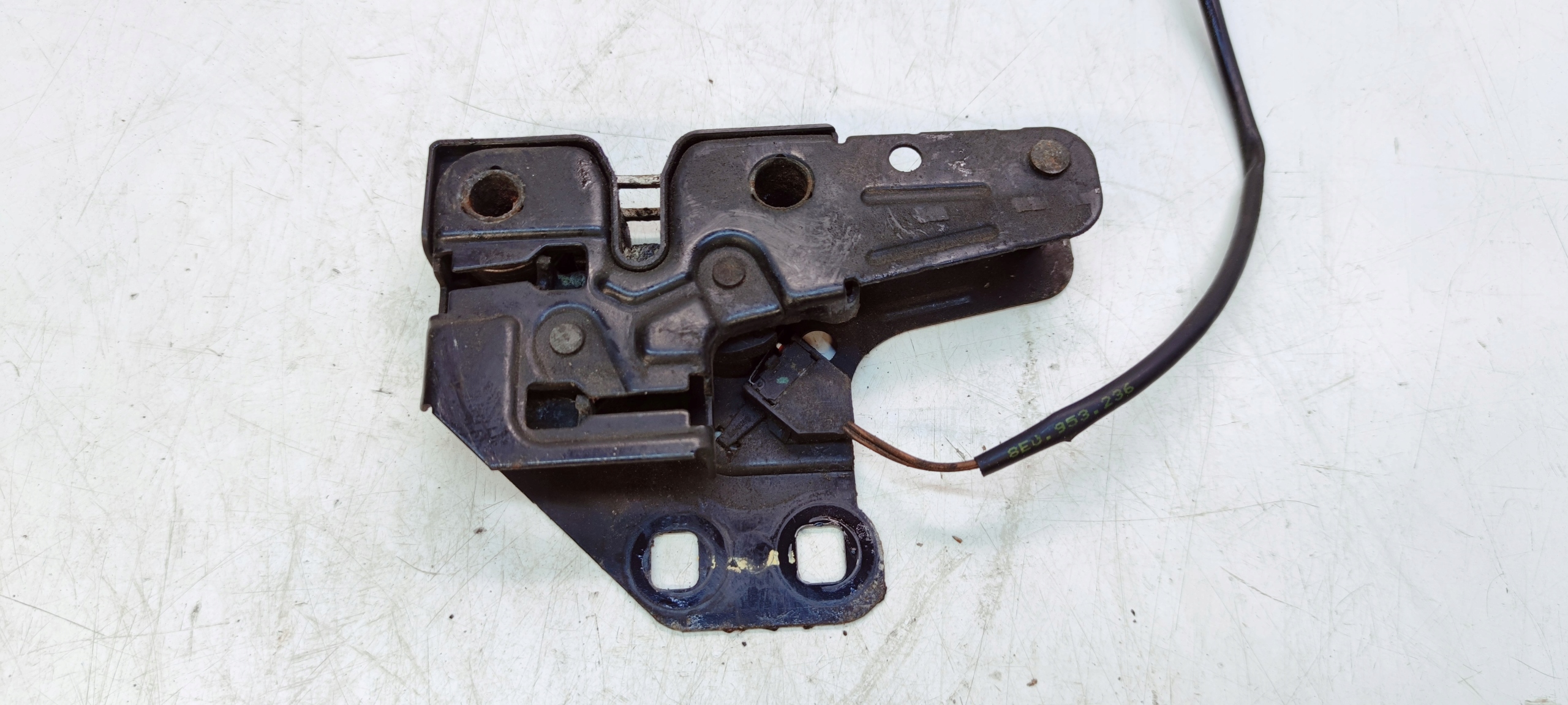 bonnet latch lock RYGIEL AUDI A4 B7 8E0823509C