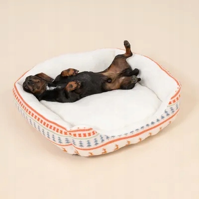 Levně Tiaki Pelíšek a deka pro psa Nordic Winter M 72x62x17 cm