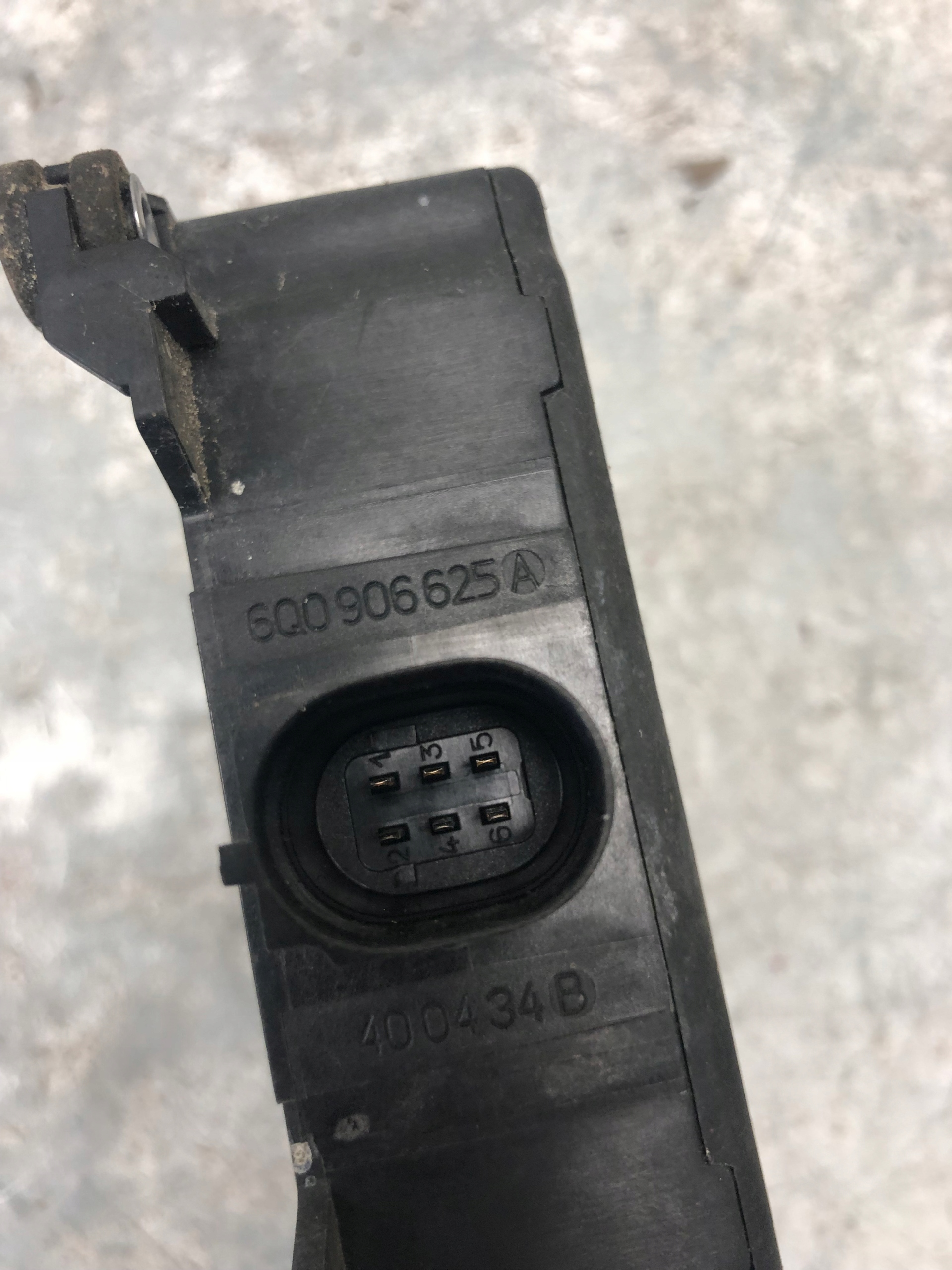 клапан vw Polo IV 6Q0906625A