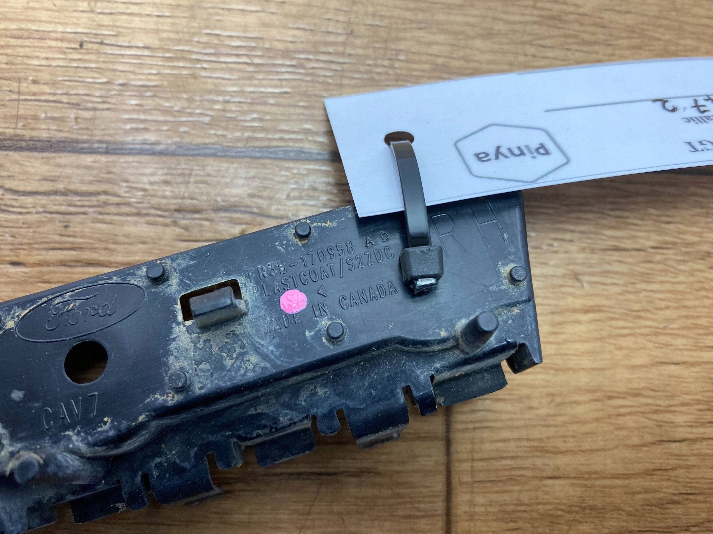 bumper bracket of the front right Ford Mustang VI 2015+