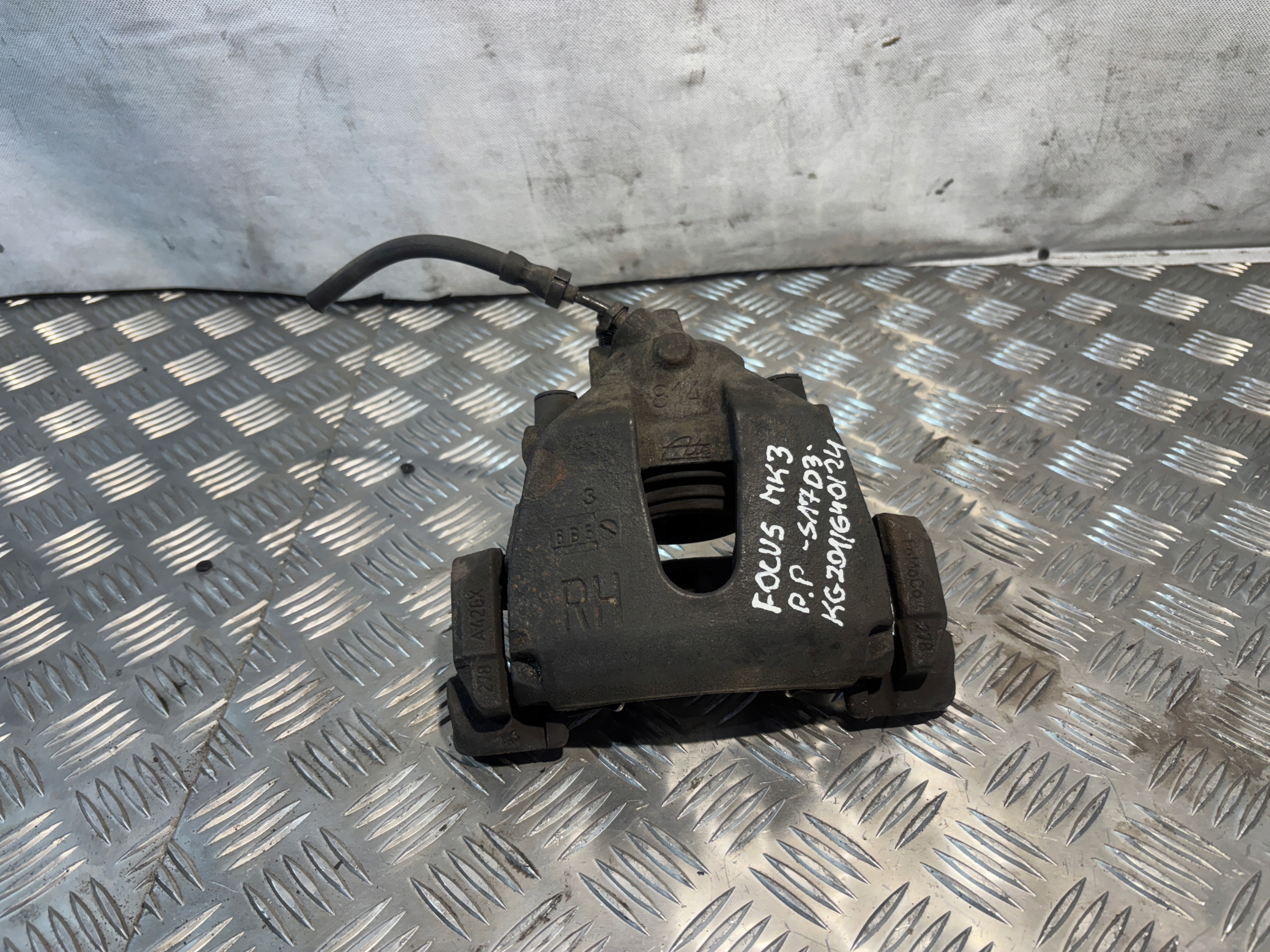 caliper brake right front Ford Focus MK3 III 3 lift 1,5TDCI
