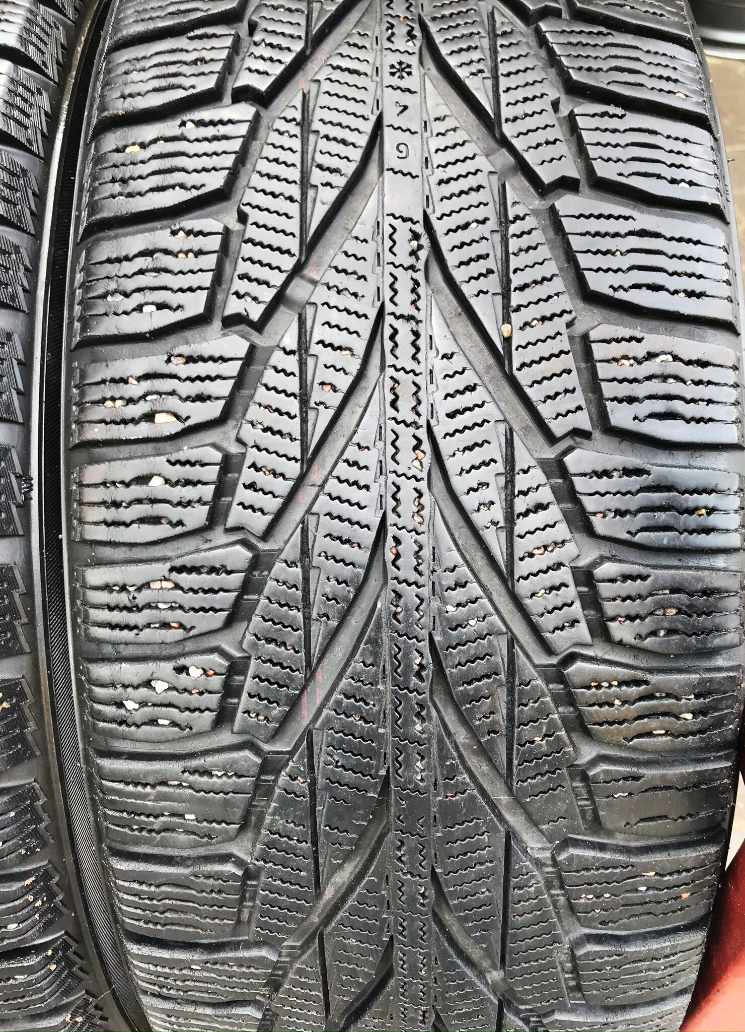 4x 215/65R16 NOKIAN HAKKAPELITTA R2 SUV 102R ZIMA Sezon zimowe