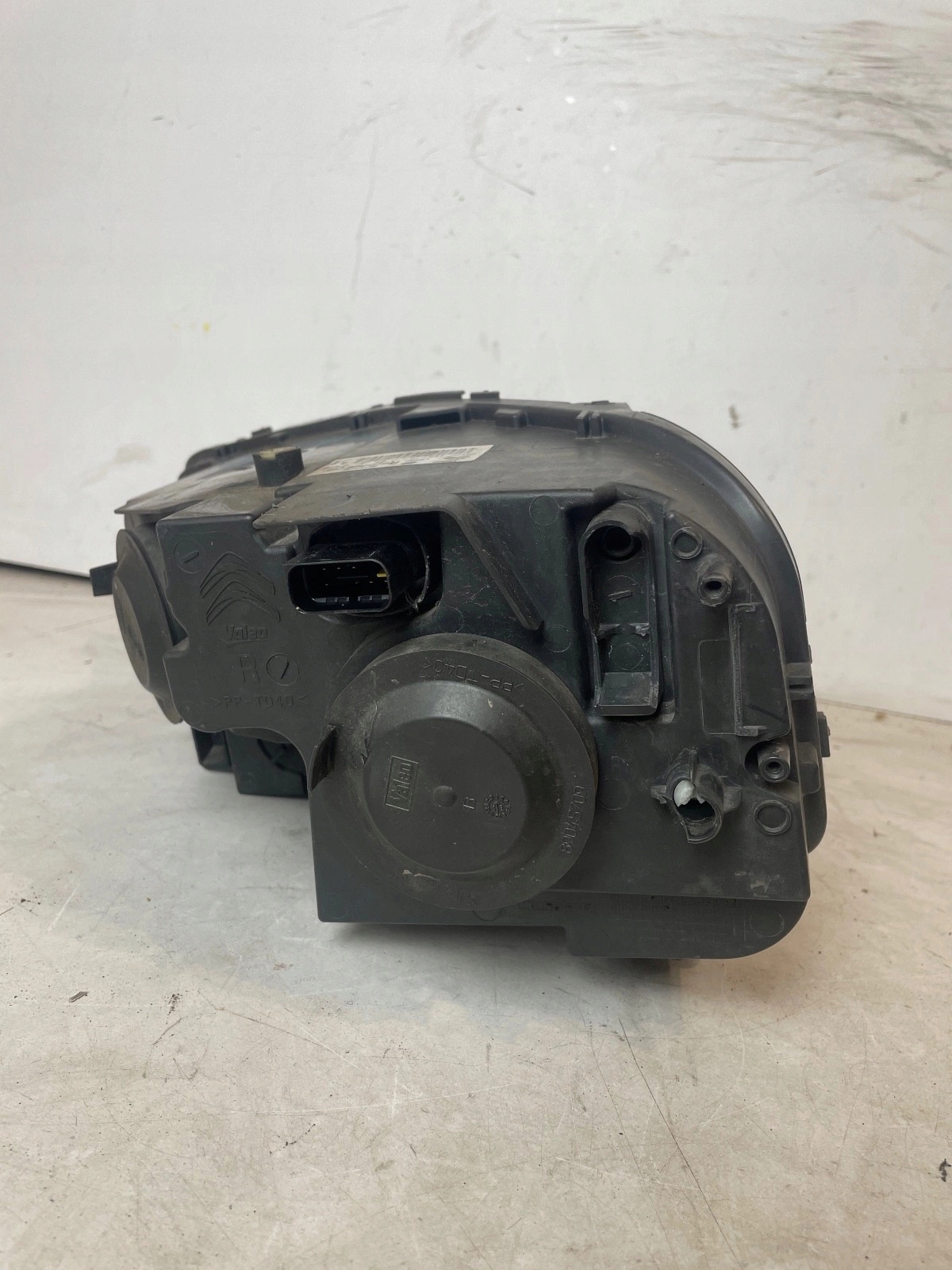 light front front right Citroen C4 Cactus Lift UK Anglik
