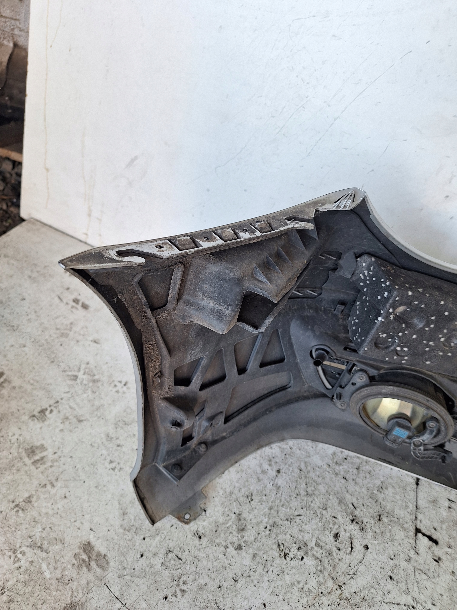 MERCEDES E-KLASA W211 LIFT 06-08 bumper + XENON