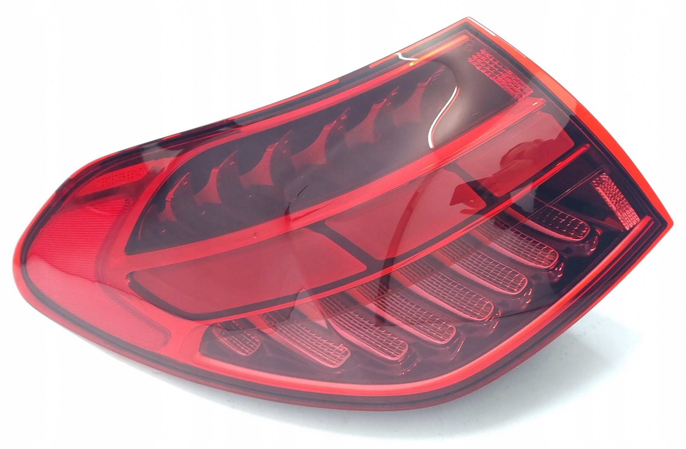 Lampa lewa tył Mercedes C klasa W206 A2069061501 Informacje dodatkowe żarówki w zestawie