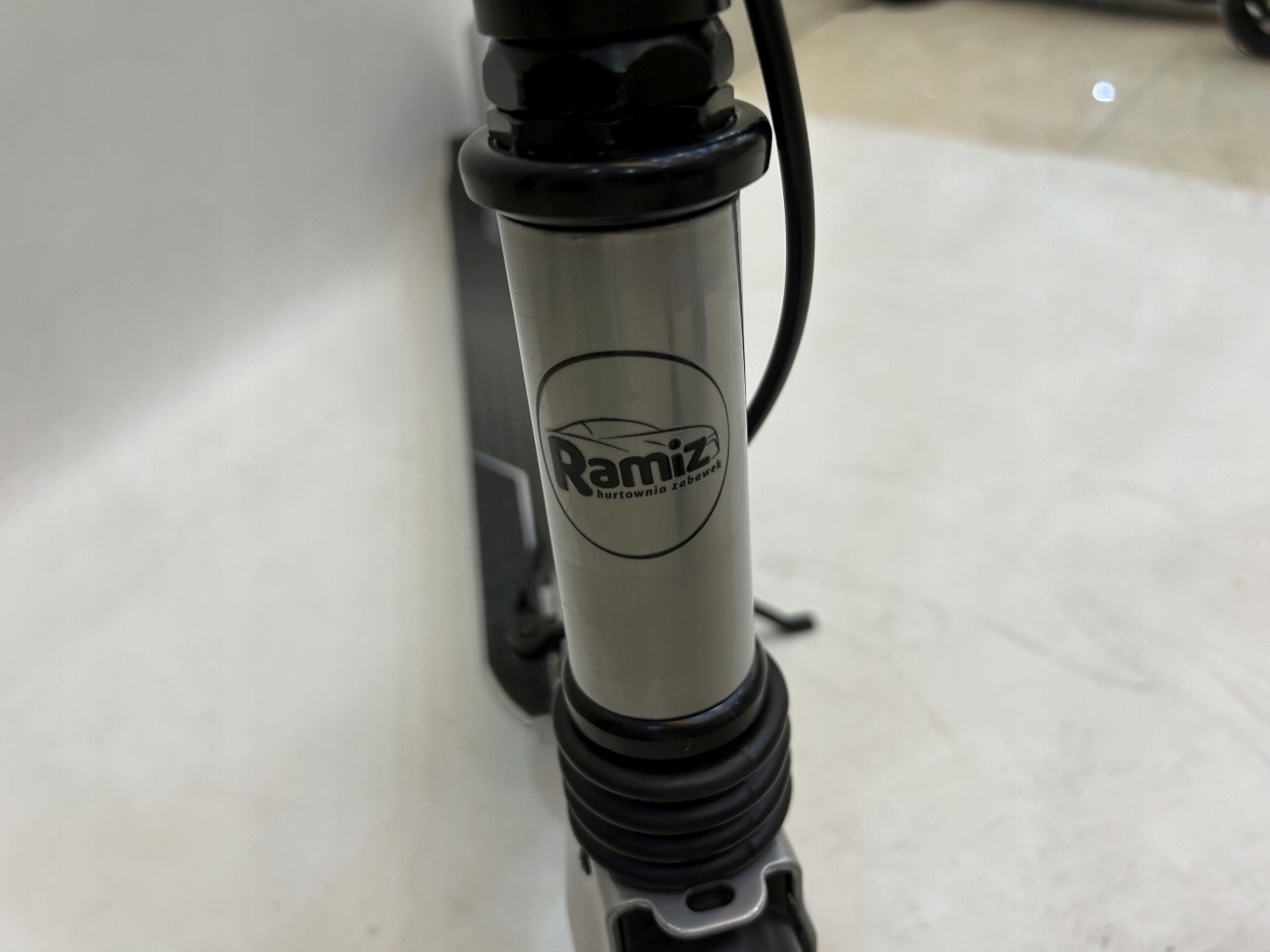 ND28_15490_ZSP_QZ-2033_SR Hulajnoga Sportrike Sre