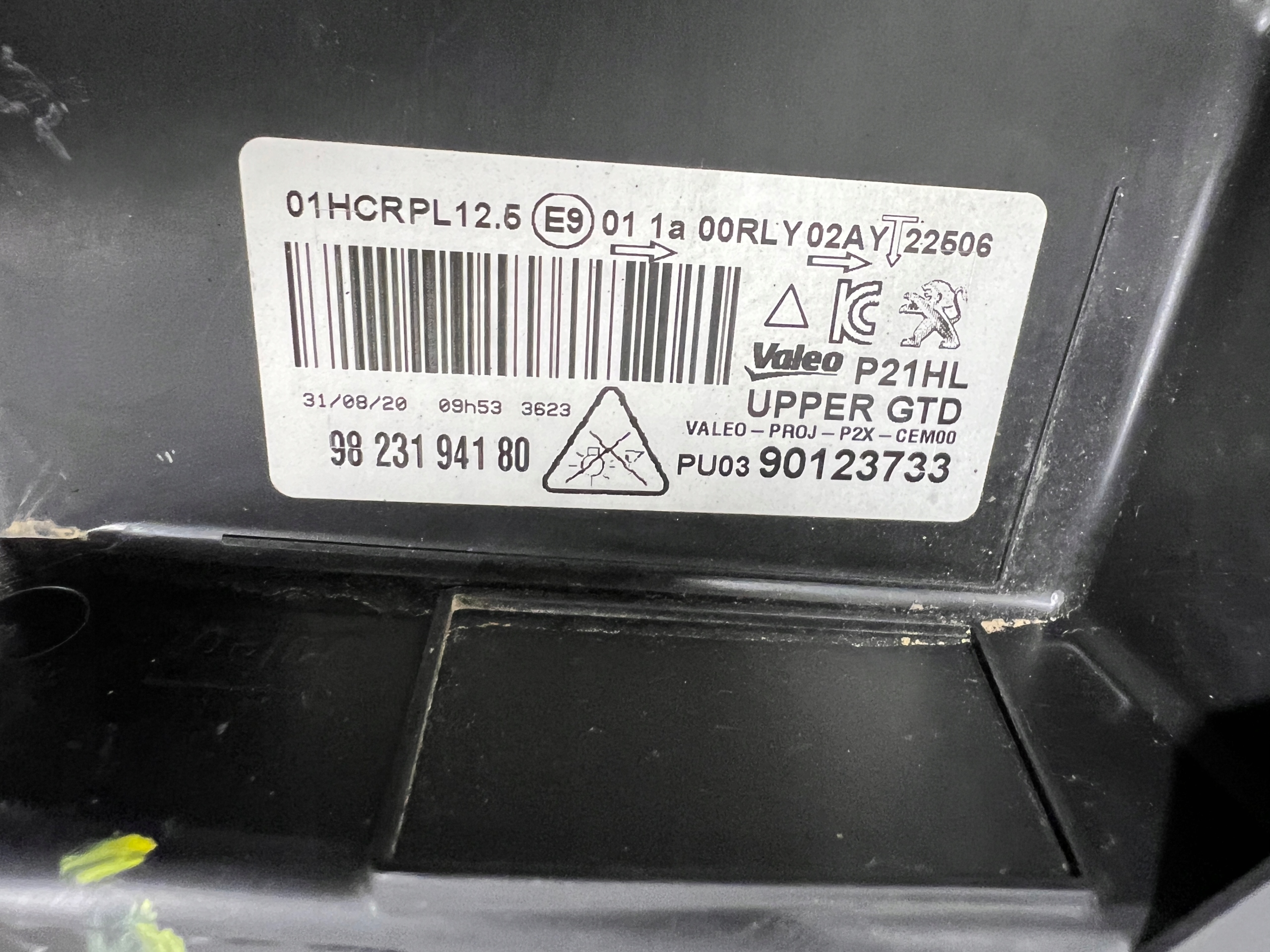 Peugeot 208 II light left front left front FULL LED 9823194180