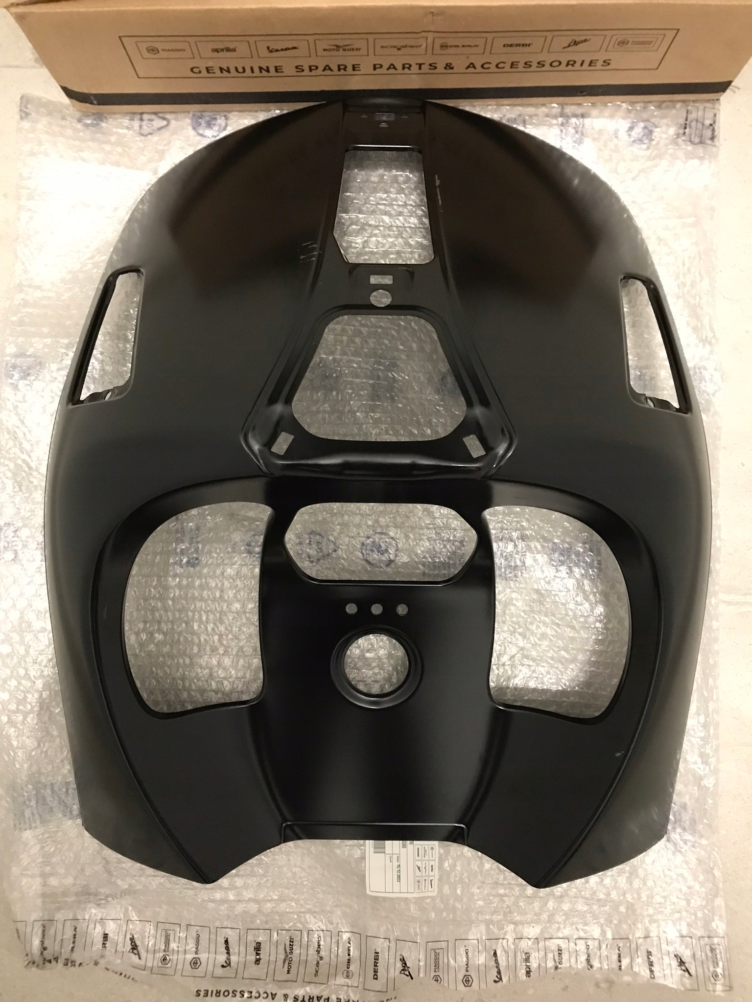 Vespa Gts 125-300 vrchlík 2018-2022 polift rám predný Nový originál
