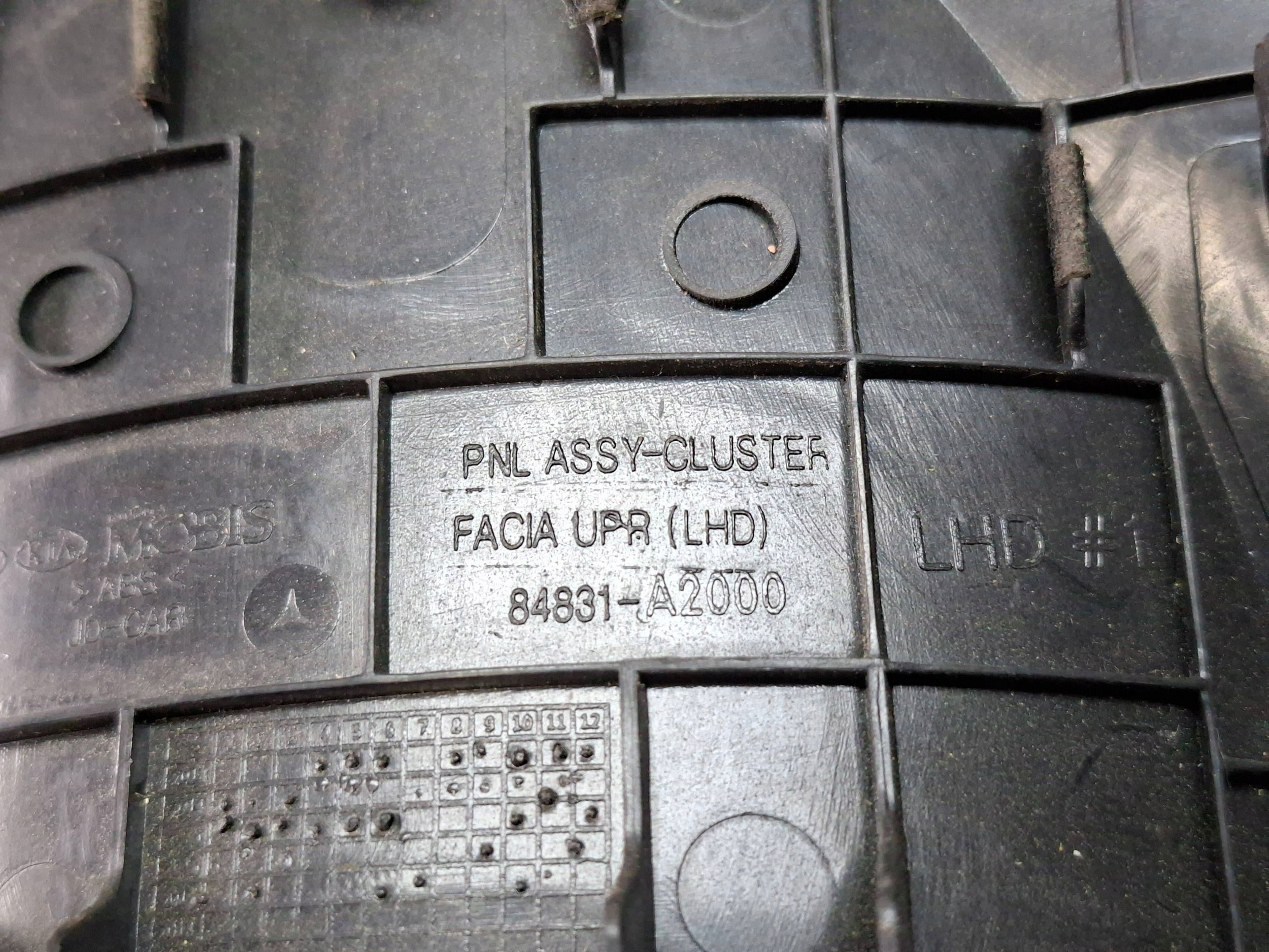 Blende Abdeckung des Kombiinstruments KIA CEED II 12- 84831-A2000