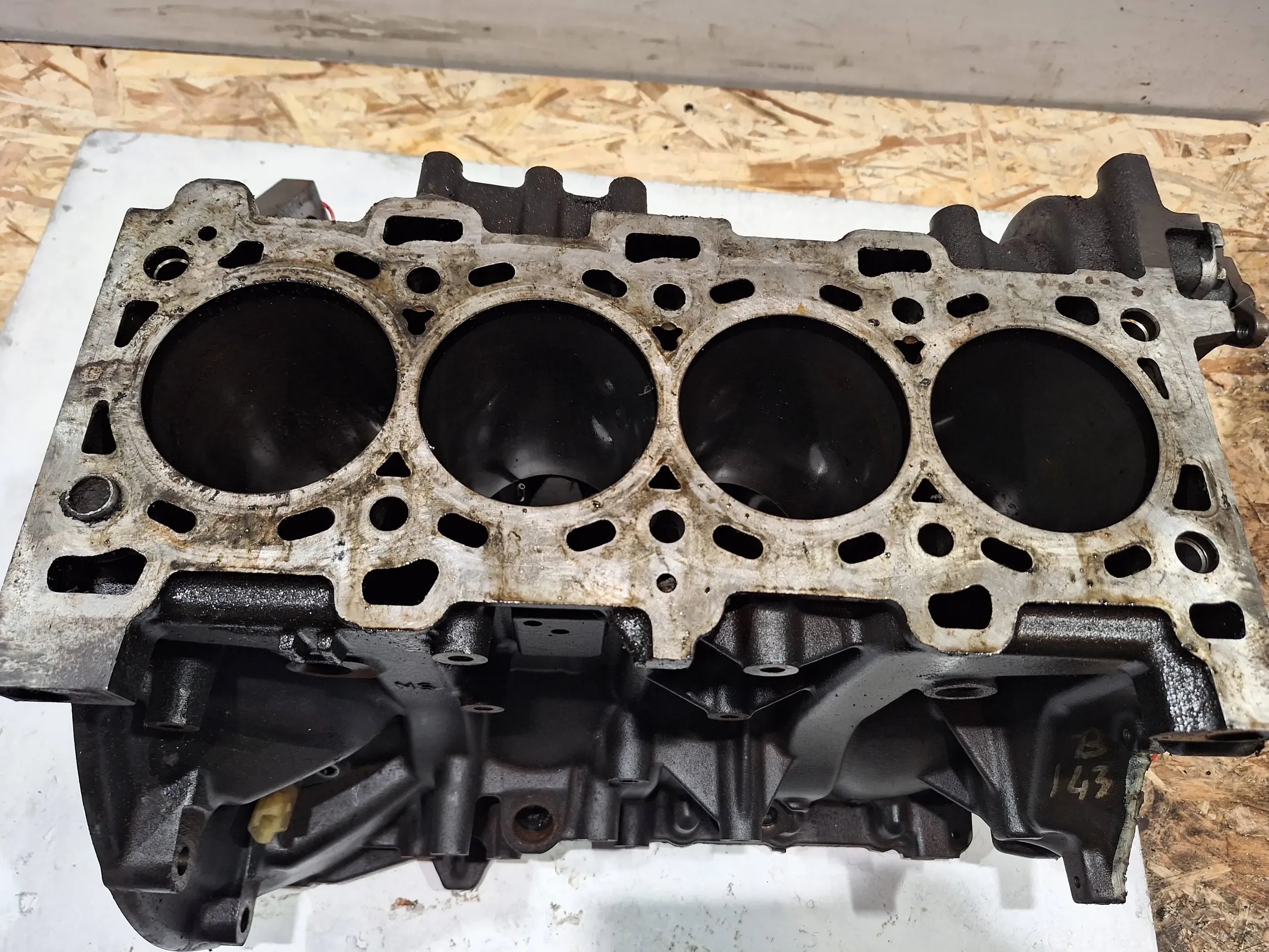 Blok silnika M9 R780 Renault Trafic II 2.0 DCi 06- Numer katalogowy części M9R780