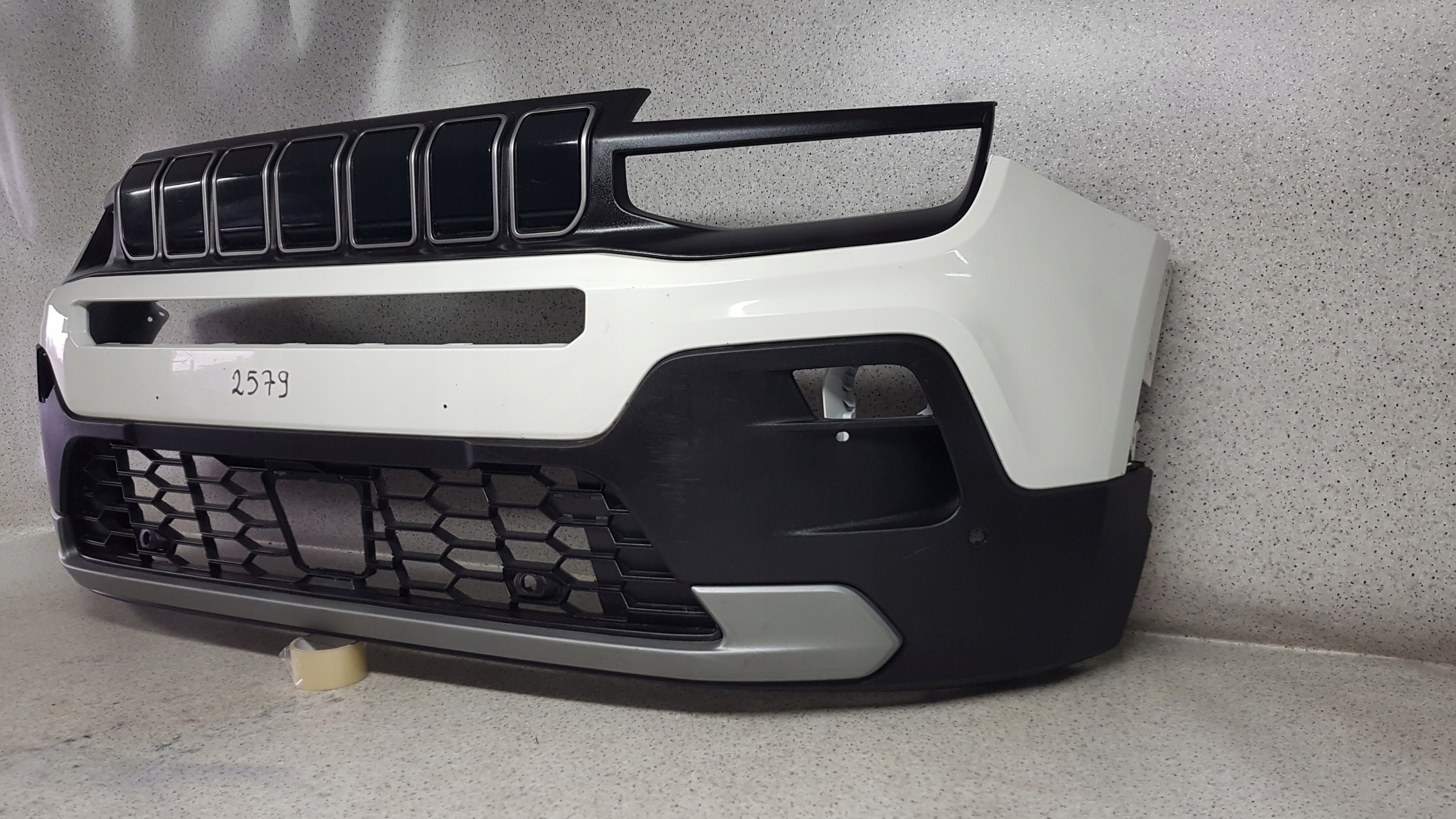 JEEP AVENGER 2022 - bumper front 2579