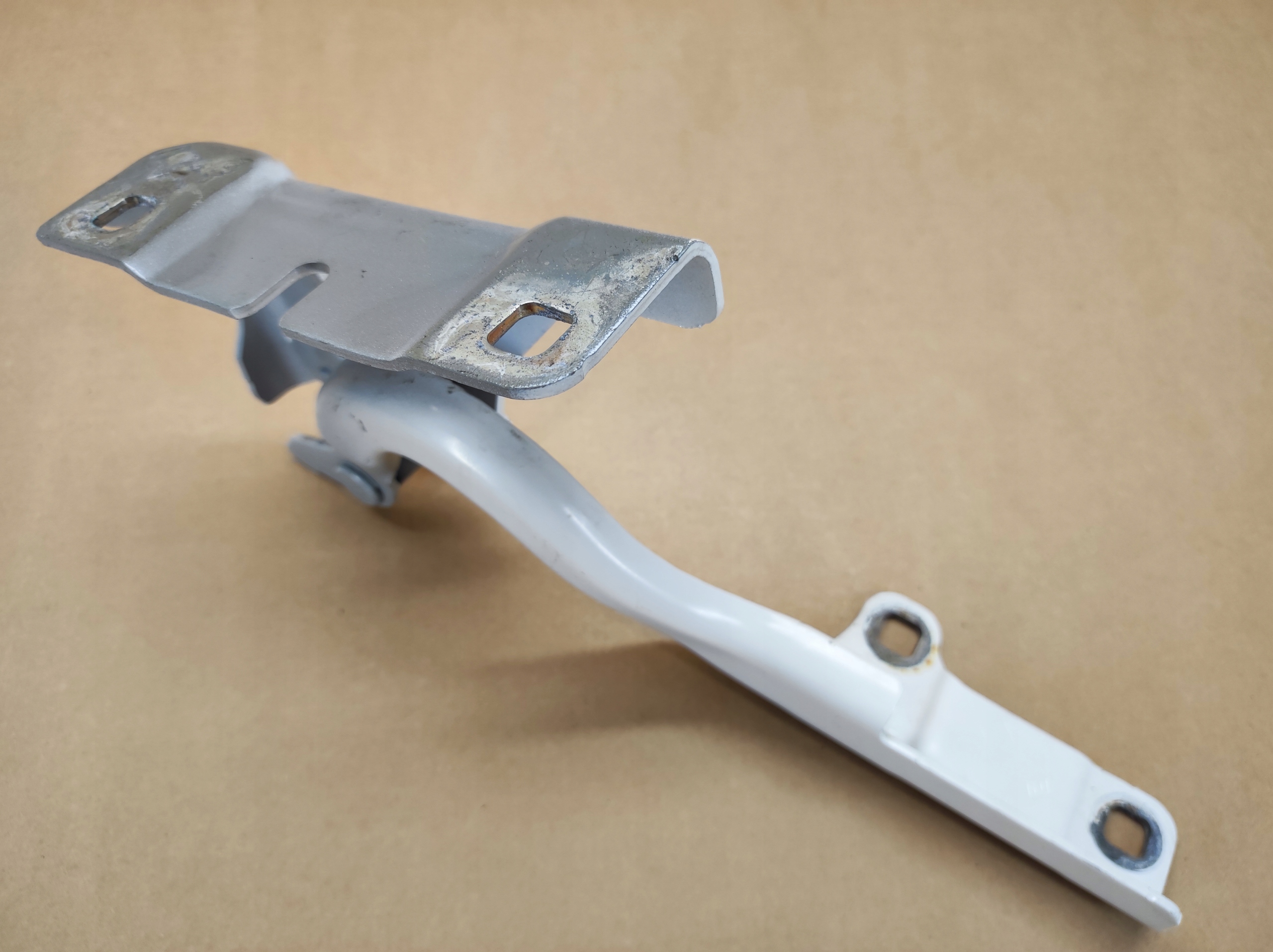 left hinge bonnets RENAULT CAPTUR II colour VIT 19