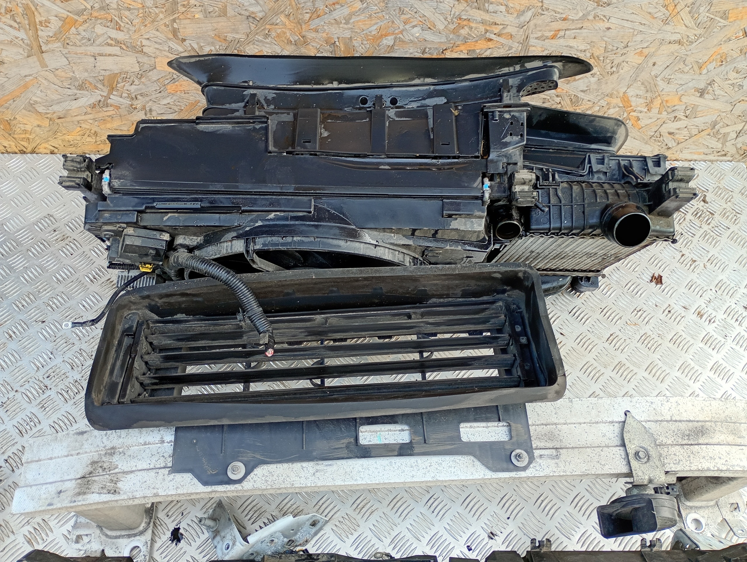 ossatura rinforzo paraurti RENAULT CLIO IV LIFT 1.5 DCI