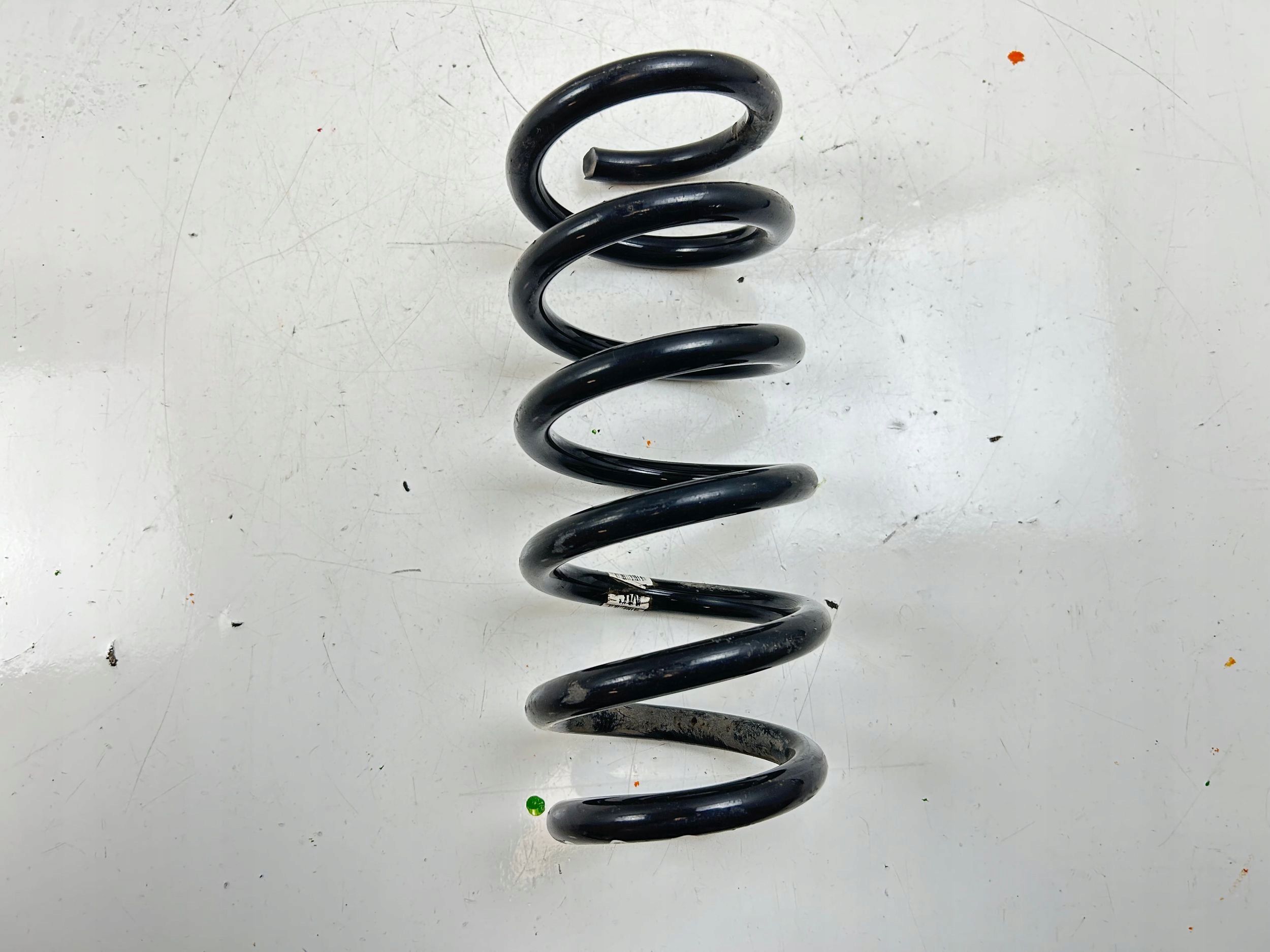 2012 BMW M5 пружина передняя