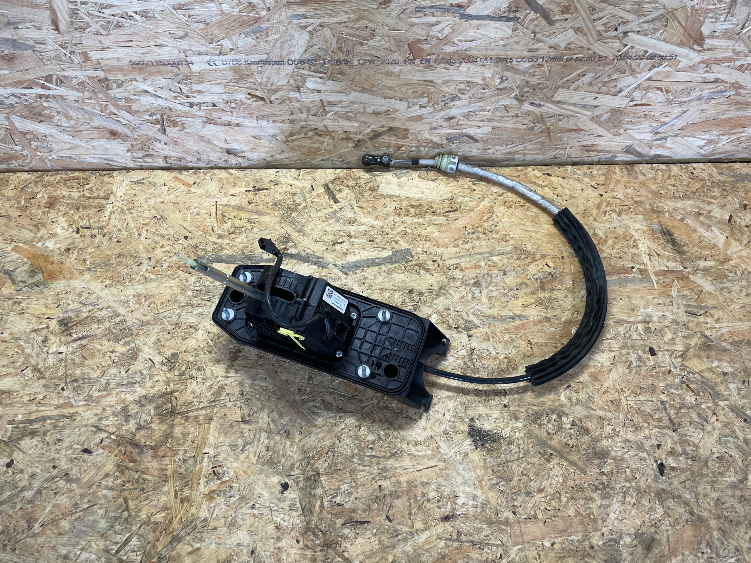 AUTOMATYCZNA DŹWIGNIA ZMIANY BIEGÓW VW CADDY 2K5 1T1713025AR