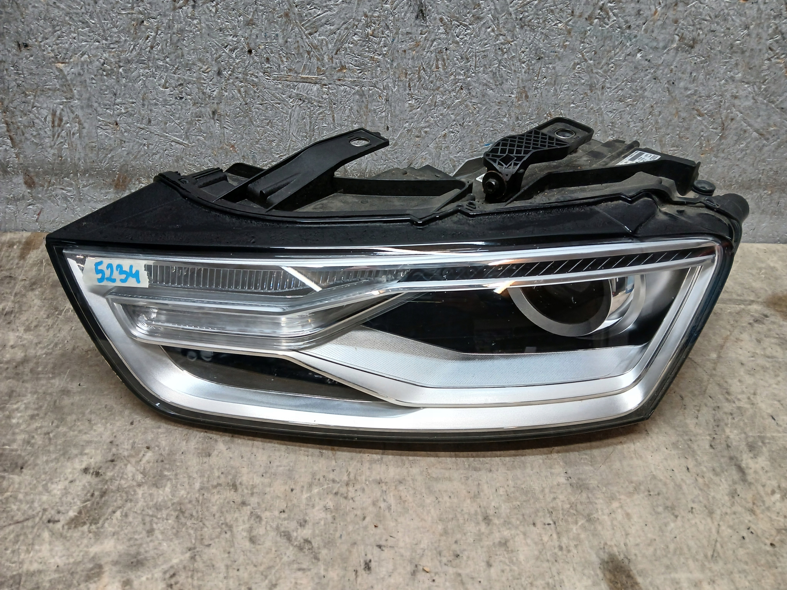 light front left AUDI Q3 8U LIFT 14- XENON LED 8U0941005C